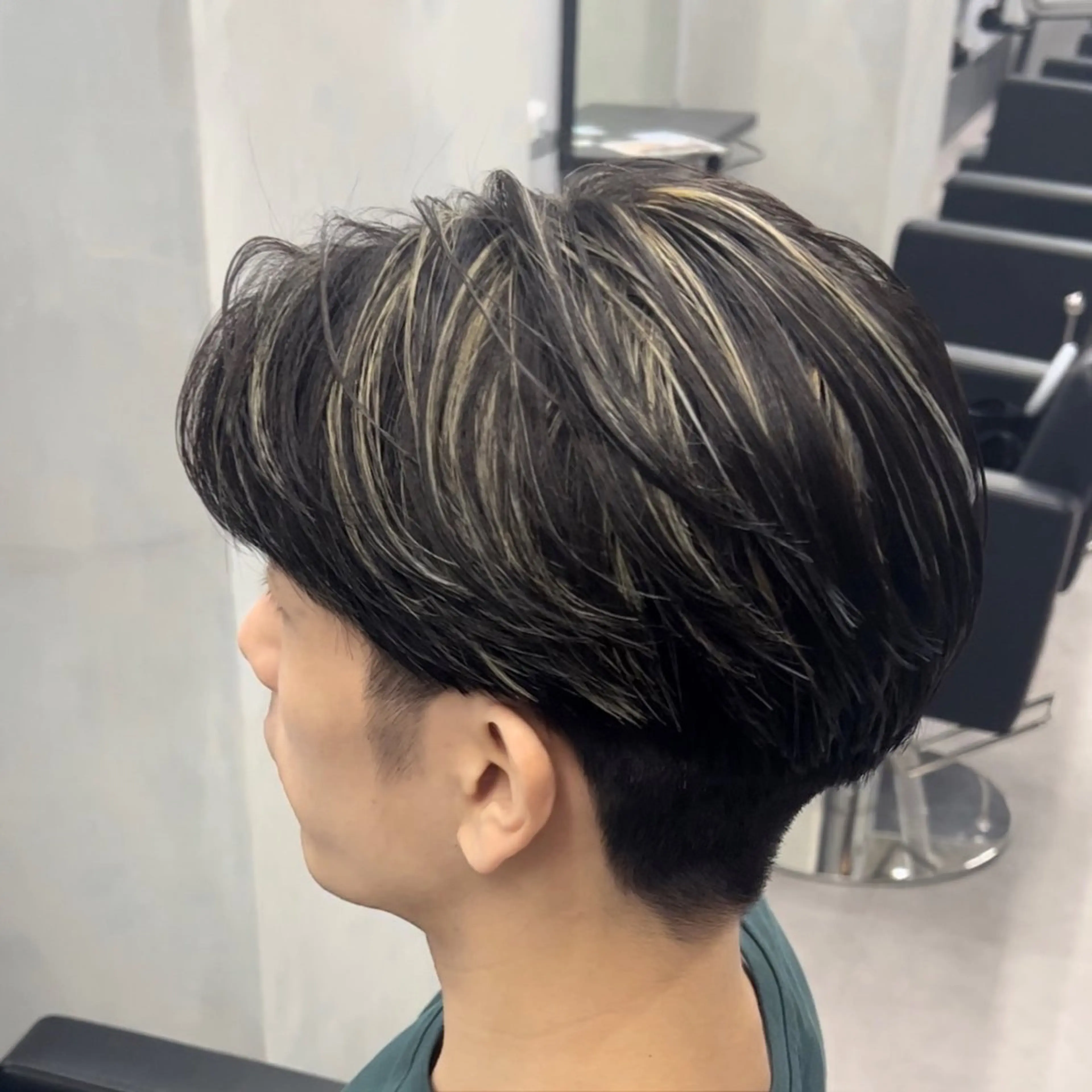 カラー メンズ メンズハイライト メンズメッシュ メンズパーマ ハイライトカラー メッシュ 【メンズ特化美容師】 🐍NAO🐍のヘアスタイル