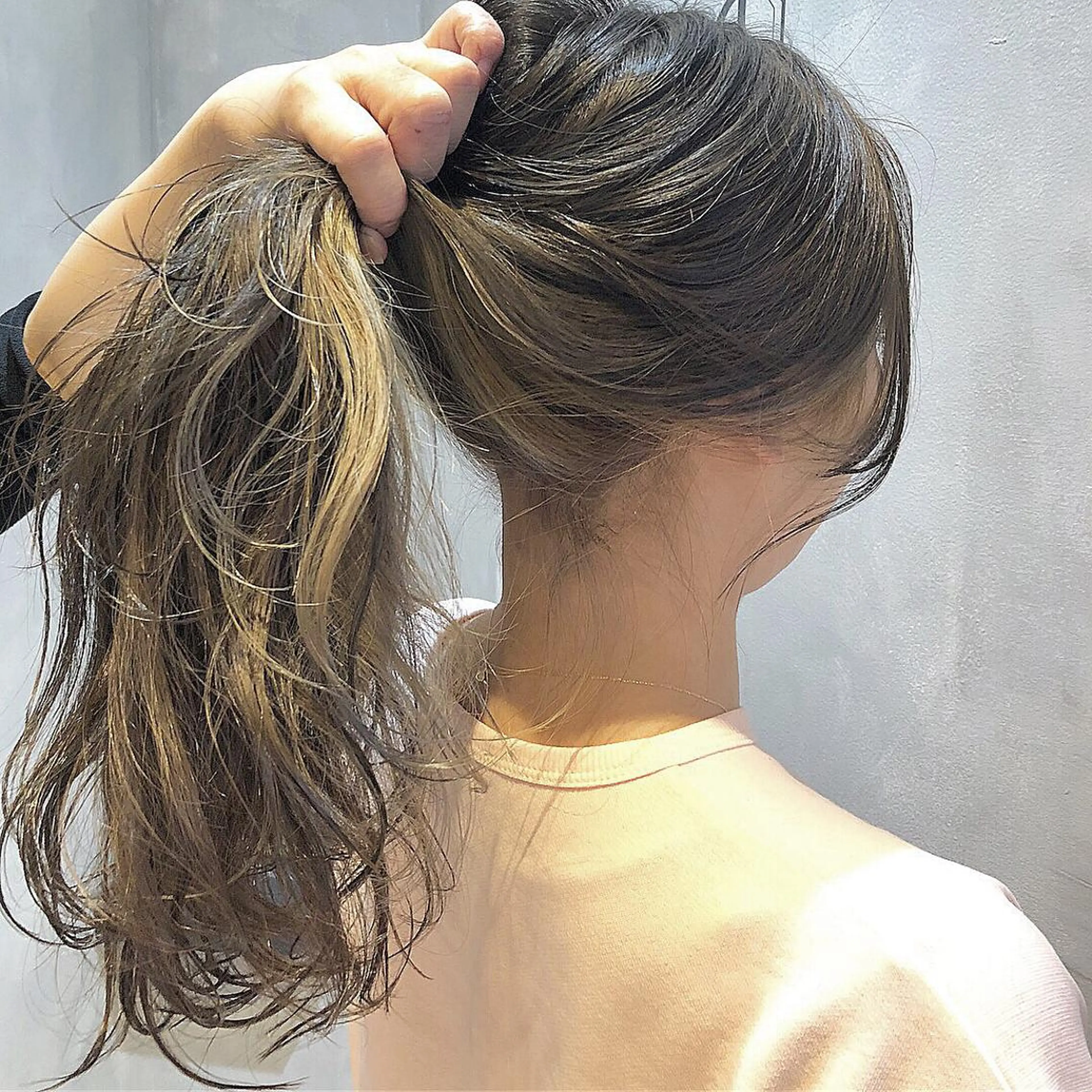 ロング カラー ブリーチ ケアブリーチ グレージュ ハイライトカラー イルミナカラー AUBE HAIRazul吉祥寺所属・綺麗な髪質にしたい方 限定🌈清水 祥のヘアスタイル