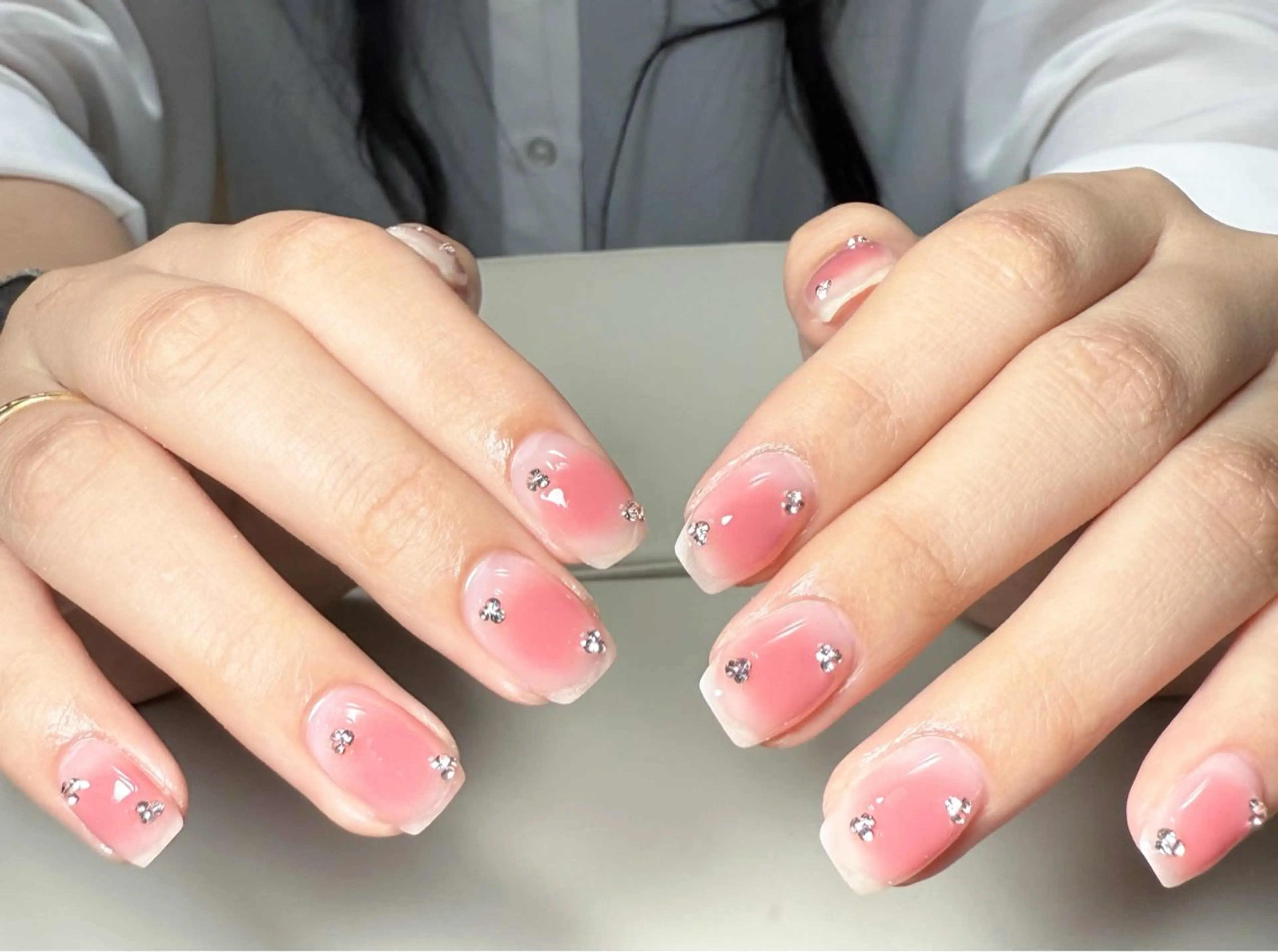 ショート ハンドネイル FLORA NAIL SALON 黄兪榕のネイルデザイン