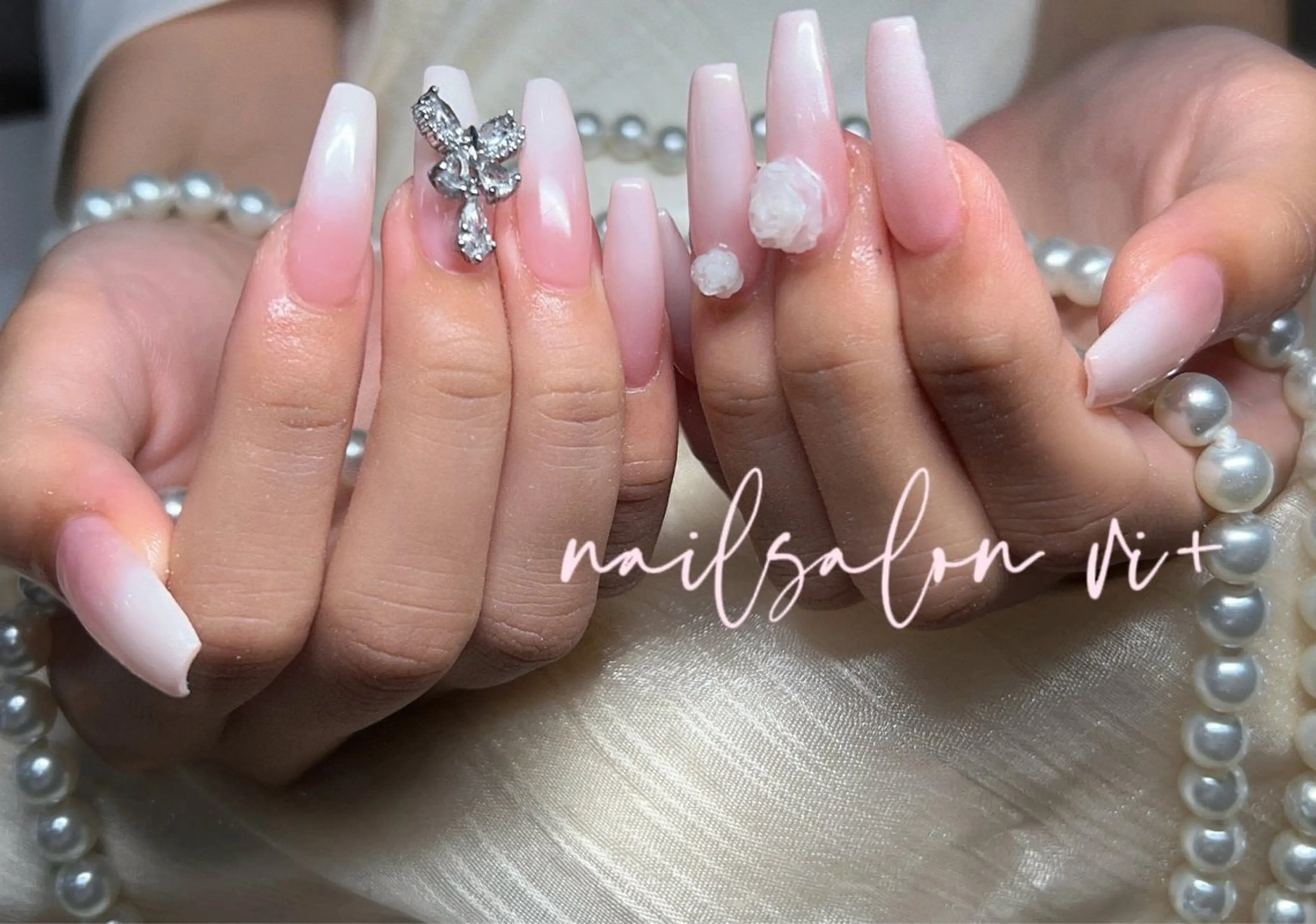 ネイル ハンドネイル nailsalon vi+新人LiLiのネイルデザイン