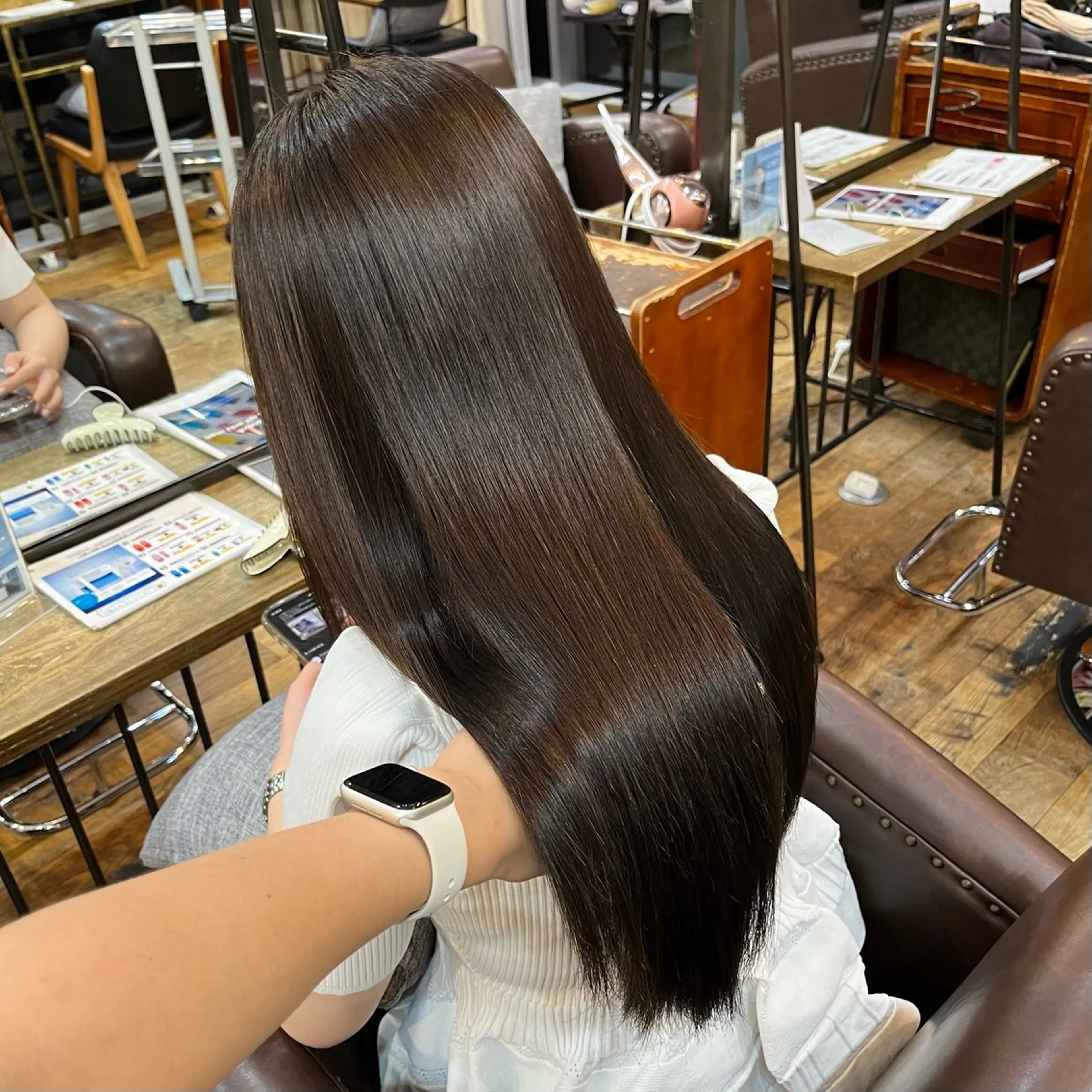 ロング カラー ヘアカラー トリートメント 清水 こなねのヘアスタイル