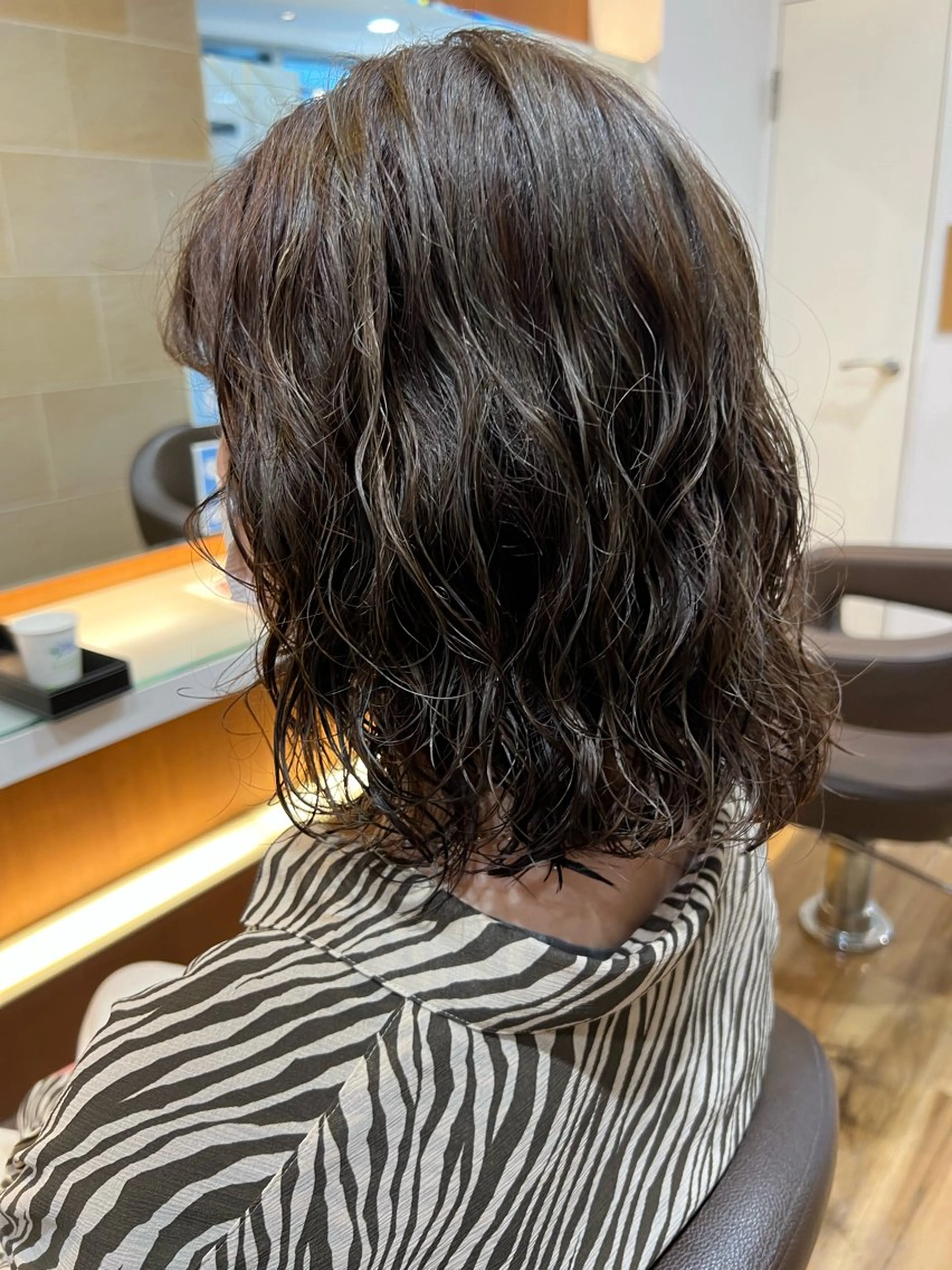 ミディアム パーマ 池田理紗/メンズ カット/切りっぱなしのヘアスタイル