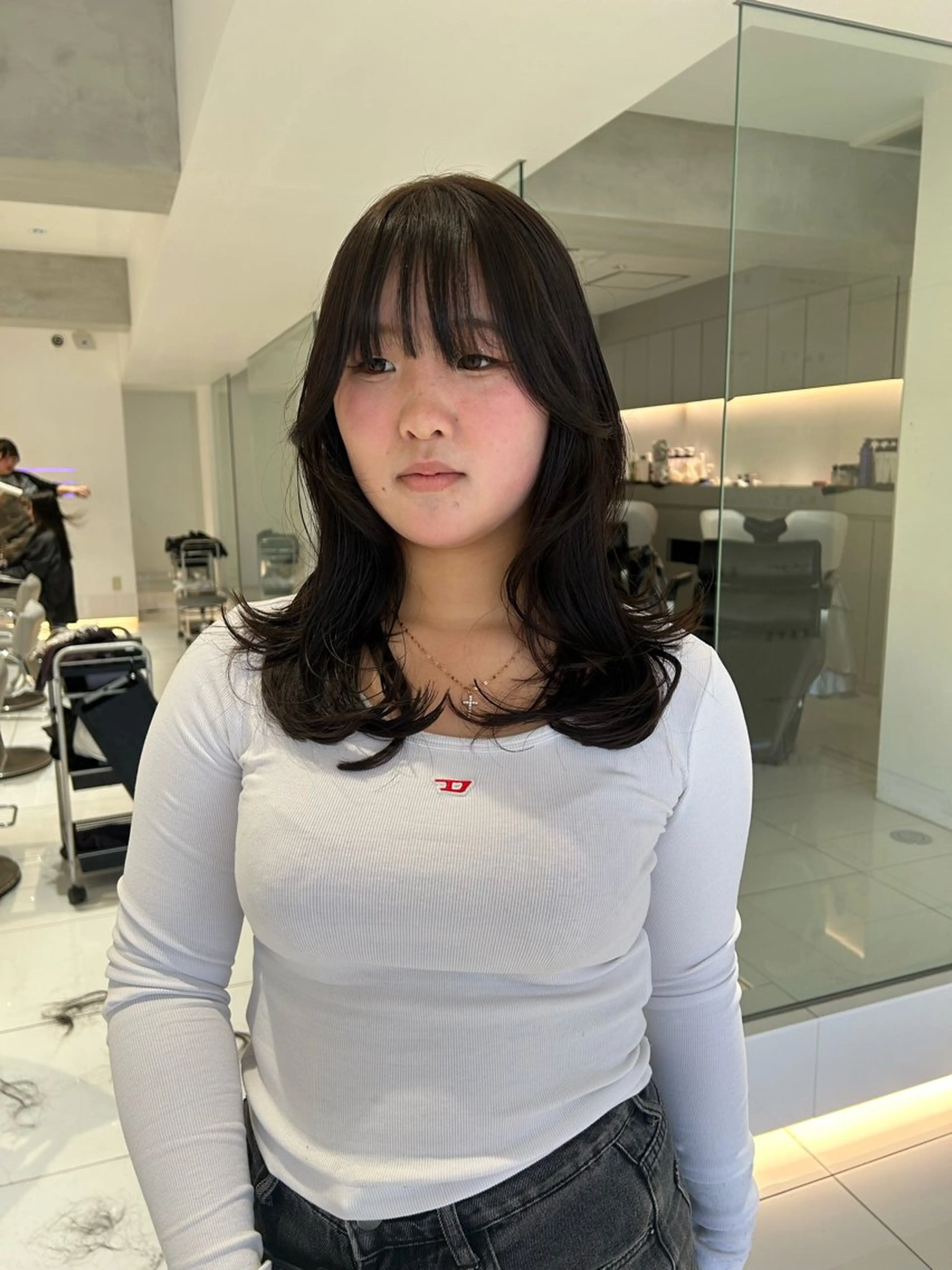 セミロング カラー オリーブカラー レイヤーカット カット 丸みショート /NAGISAのヘアスタイル