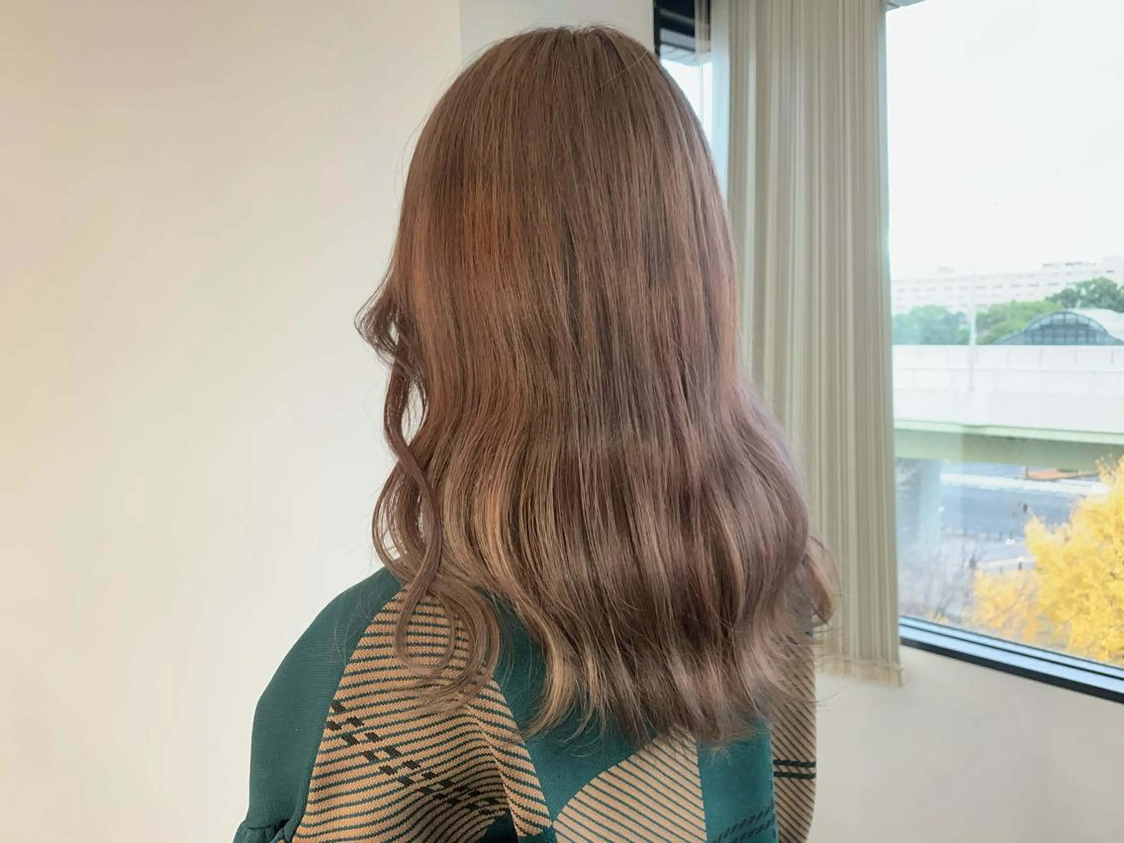 セミロング ✅ケアブリーチ✅ トヨオカ ノブヒデのヘアスタイル