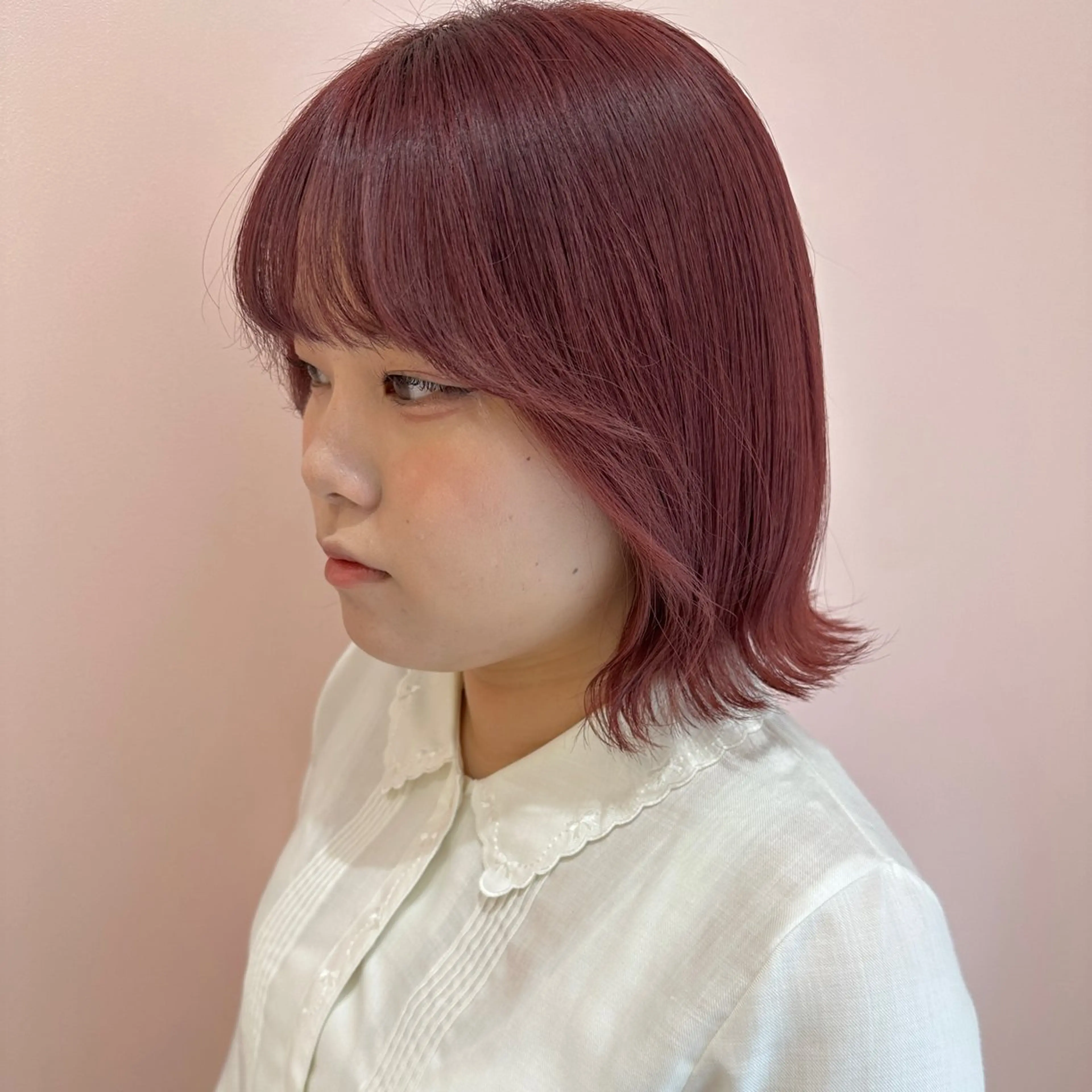ミディアム カラー カット ヘアカラー トリートメント レイヤーカット/ ハイトーンchimiのヘアスタイル