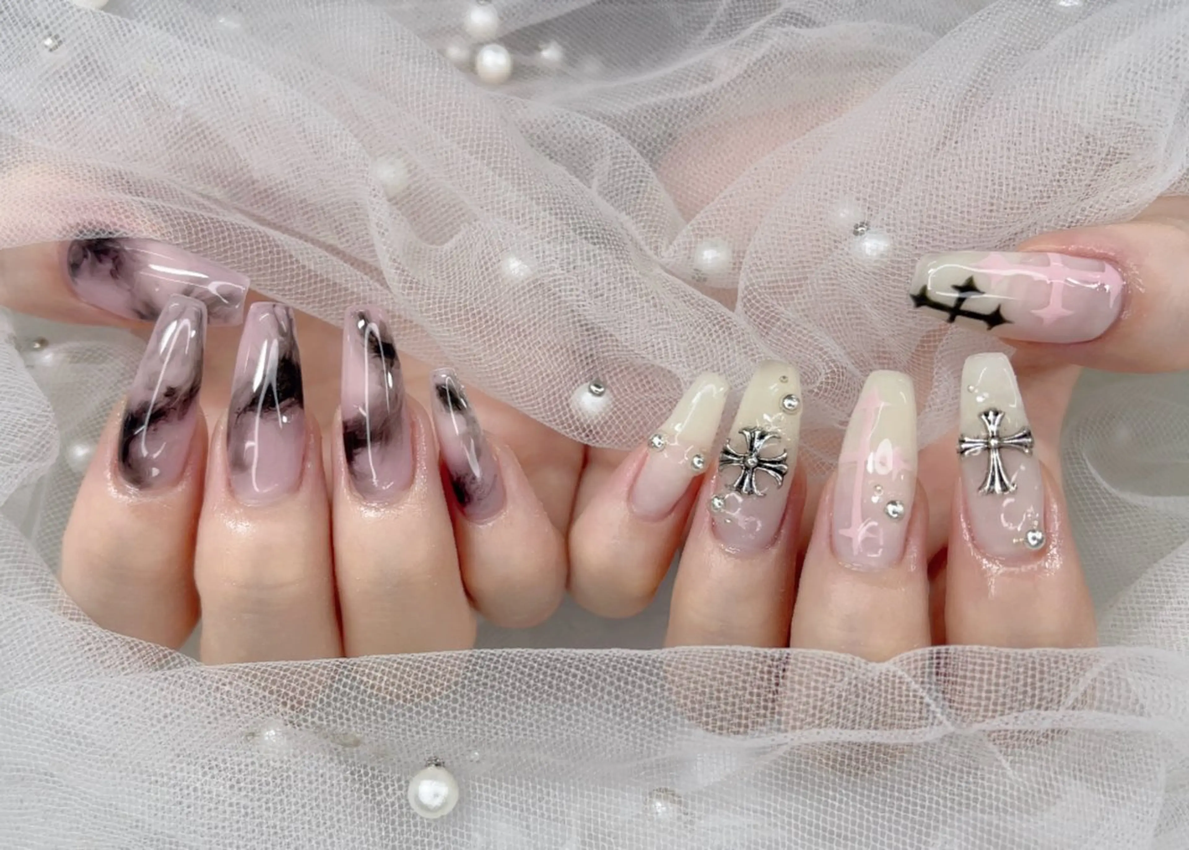 ネイル R nailsalon所属・R salonのネイルデザイン