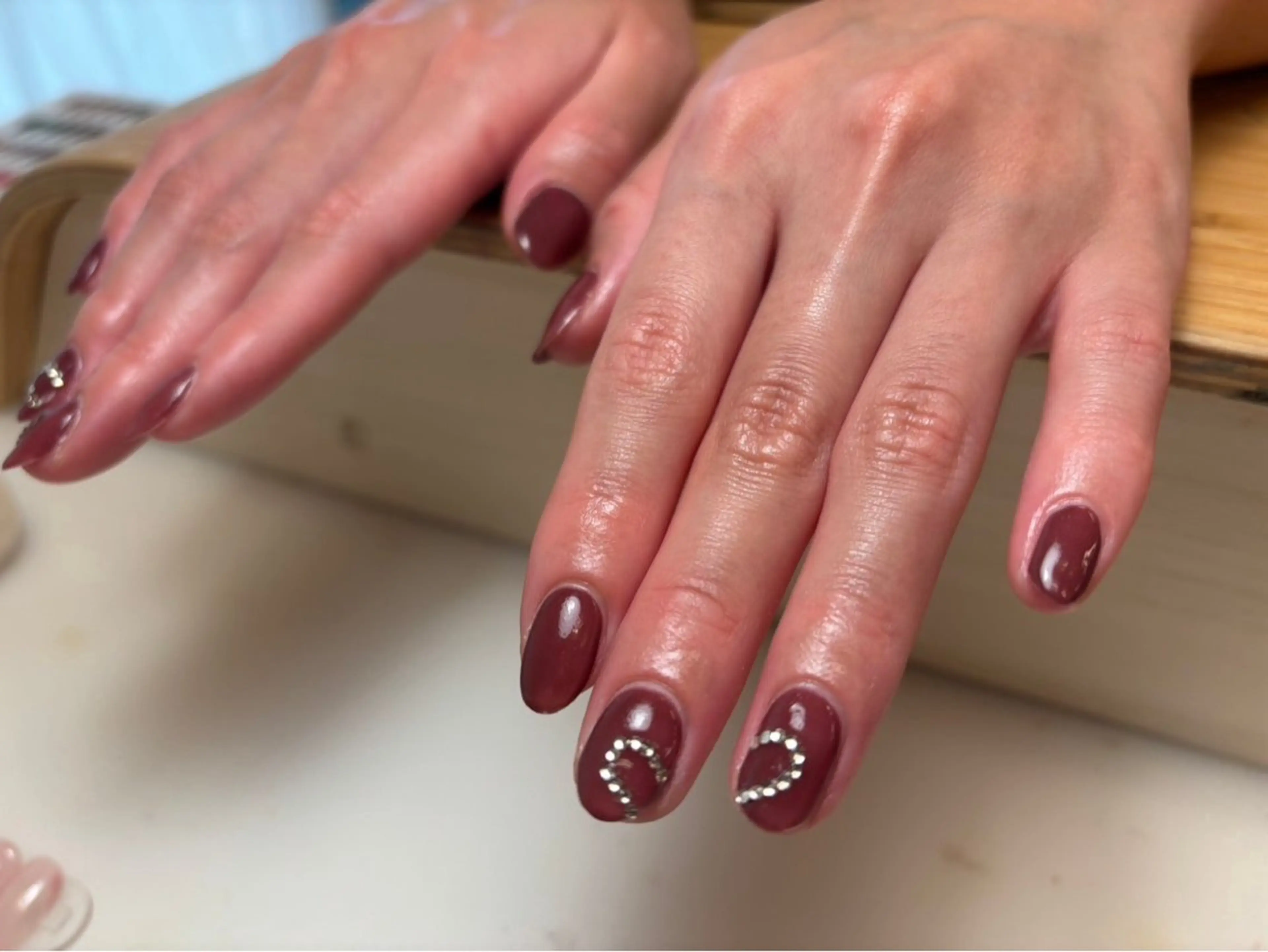 ネイル ハンドネイル VIVA NAIL所属・自爪を傷つけない フィルイン3500円のネイルデザイン