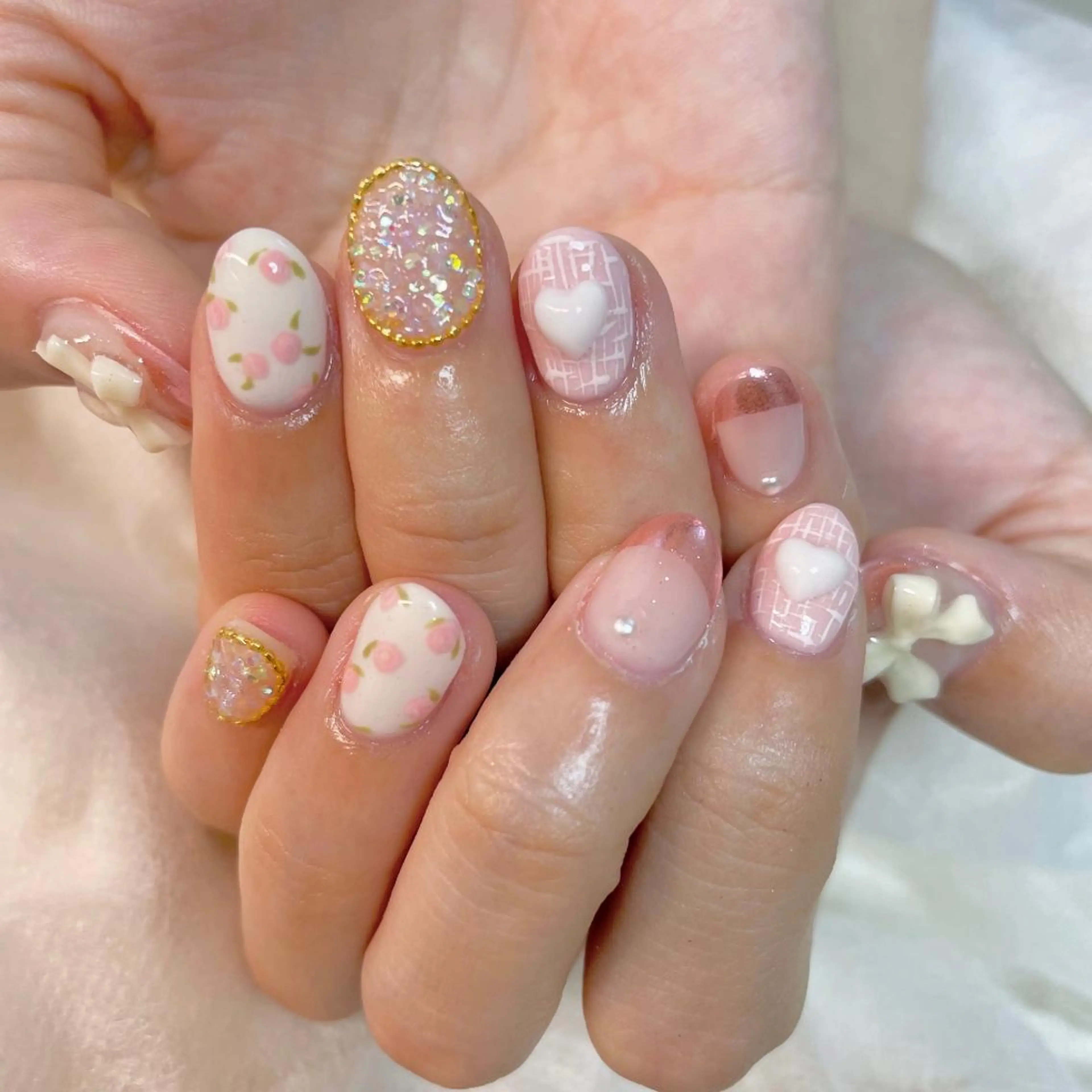 ネイル フレンチネイル ガーリー ミラーネイル ピンク nail salon e'mu💐のネイルデザイン