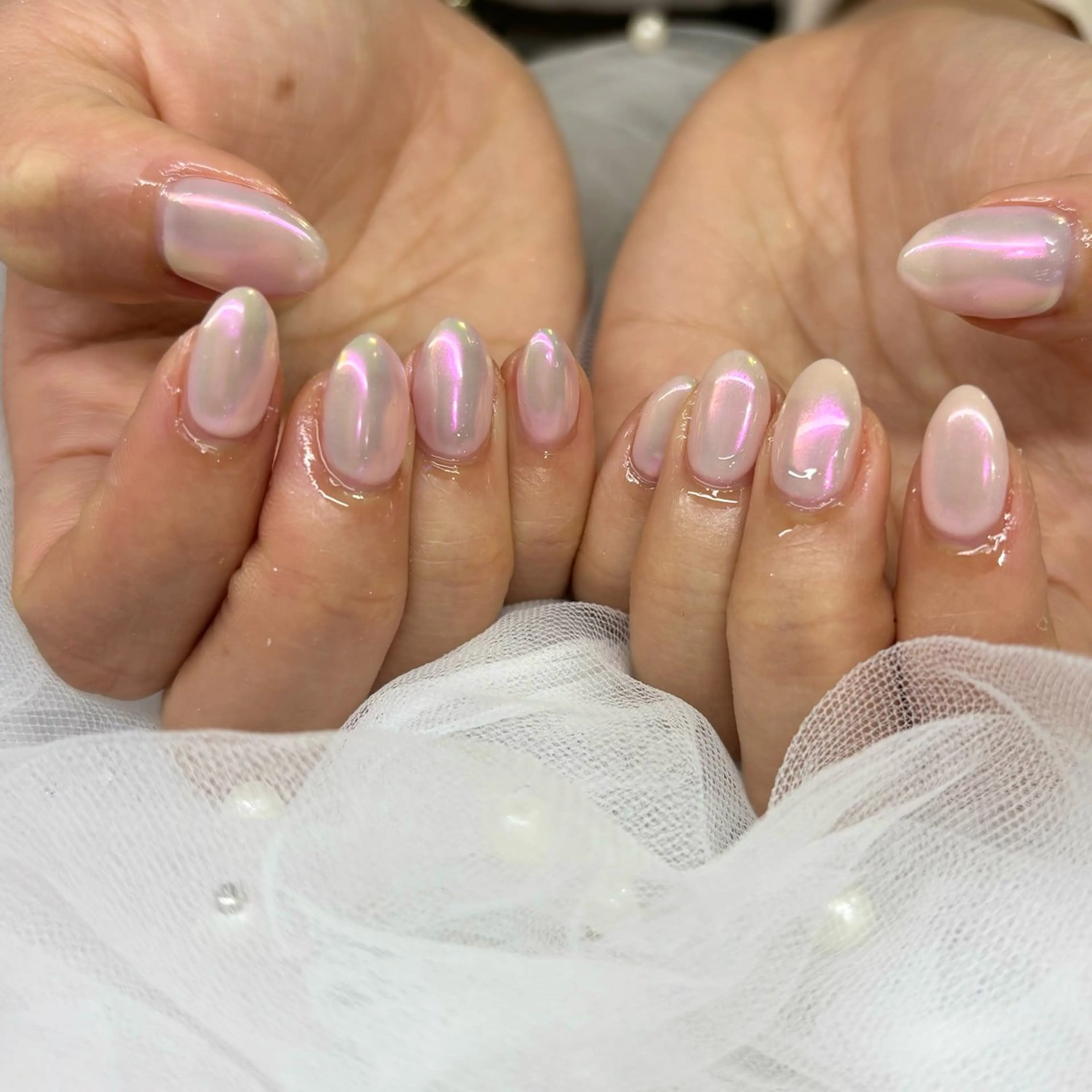 ネイル オーロラネイル ピンク パープル ハンドネイル 荒巻 めいのネイルデザイン