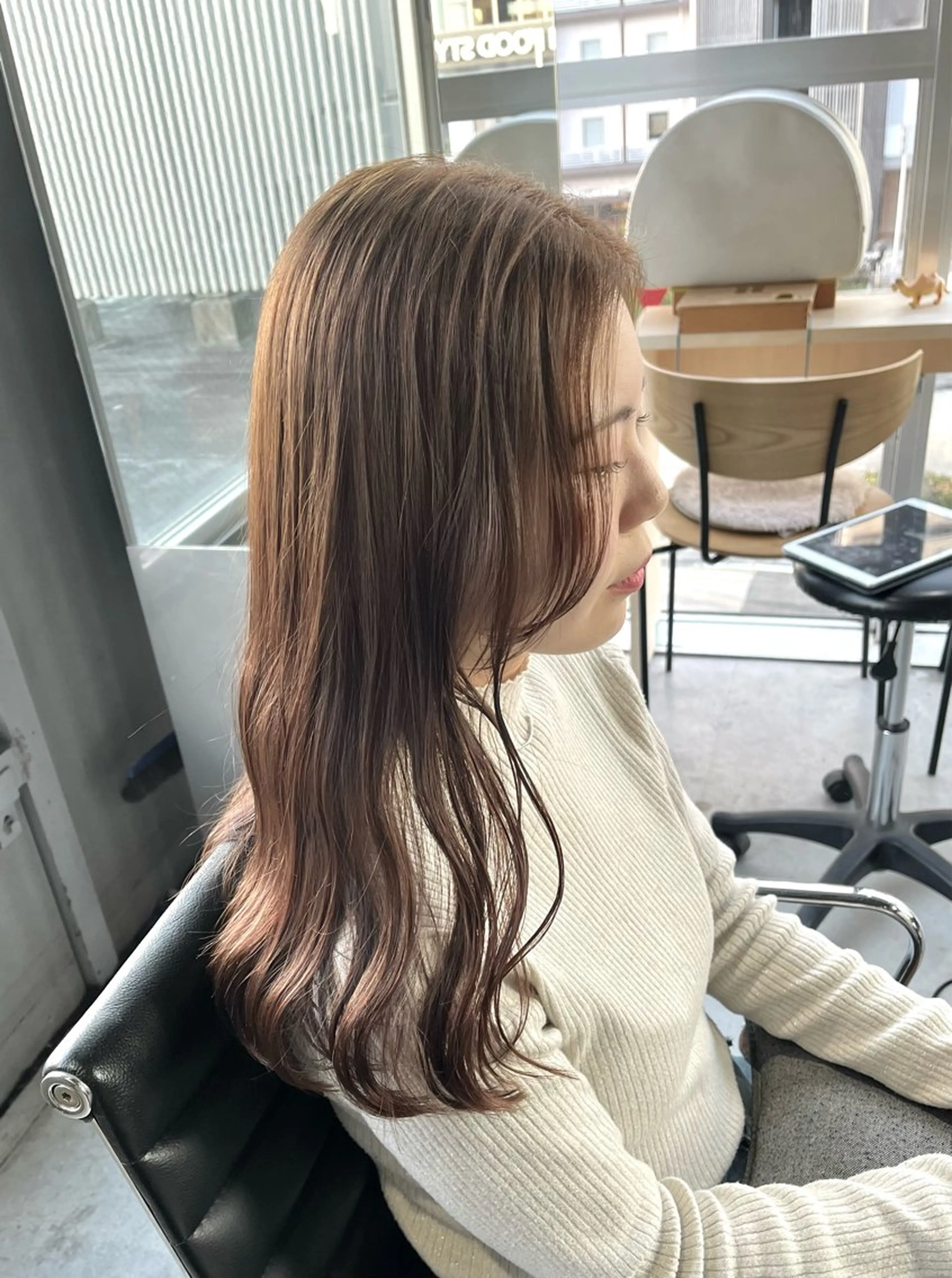 ロング カラー ベージュカラー ブリーチ カット ヘアカラー トリートメント 暖色/まろベージュ/ シカタユウカのヘアスタイル