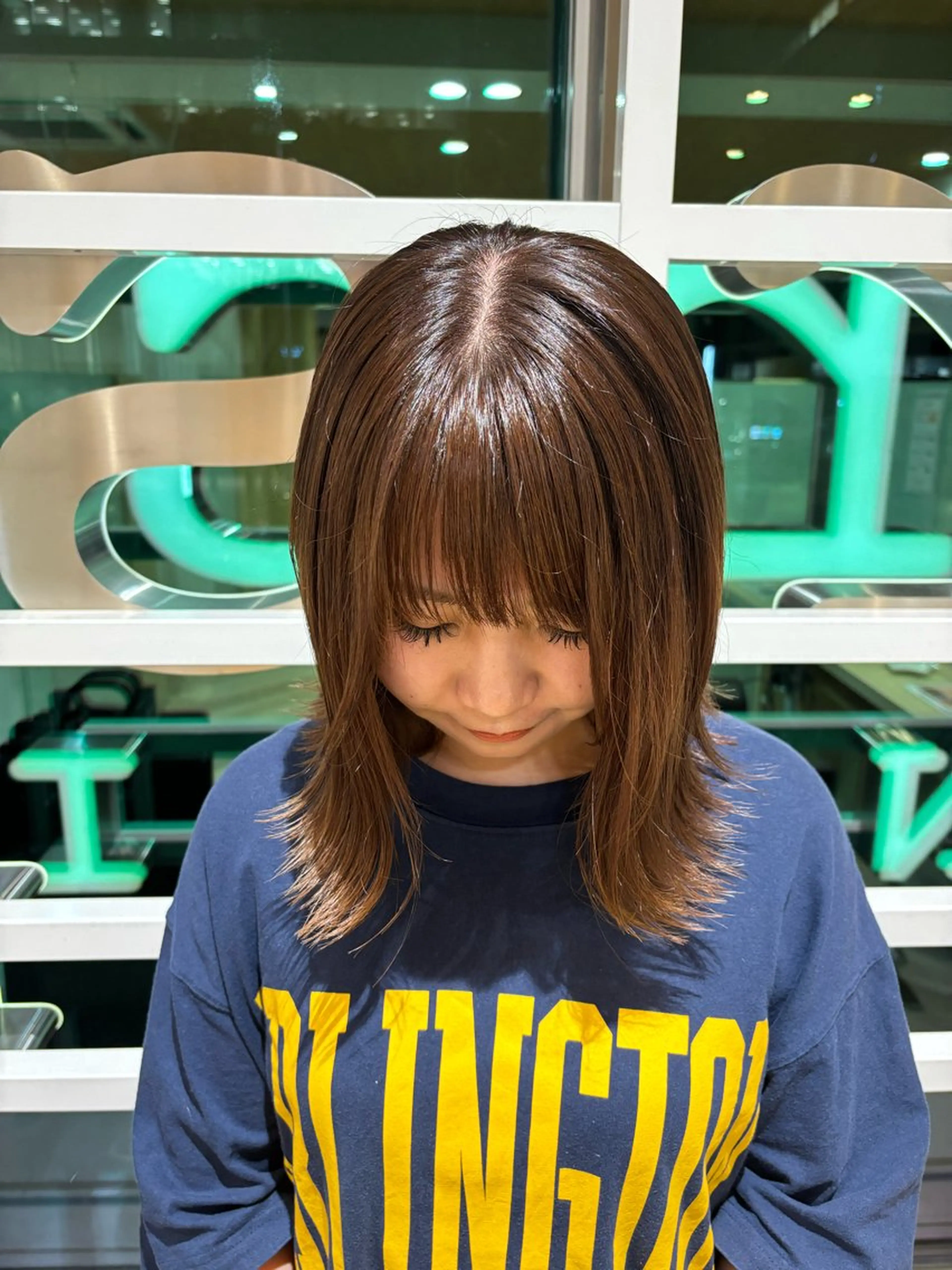 ミディアム カラー ボブ 外ハネヘア カット ヘアカラー 優衣/パーマ/レイヤ ー/似合わせカラーのヘアスタイル