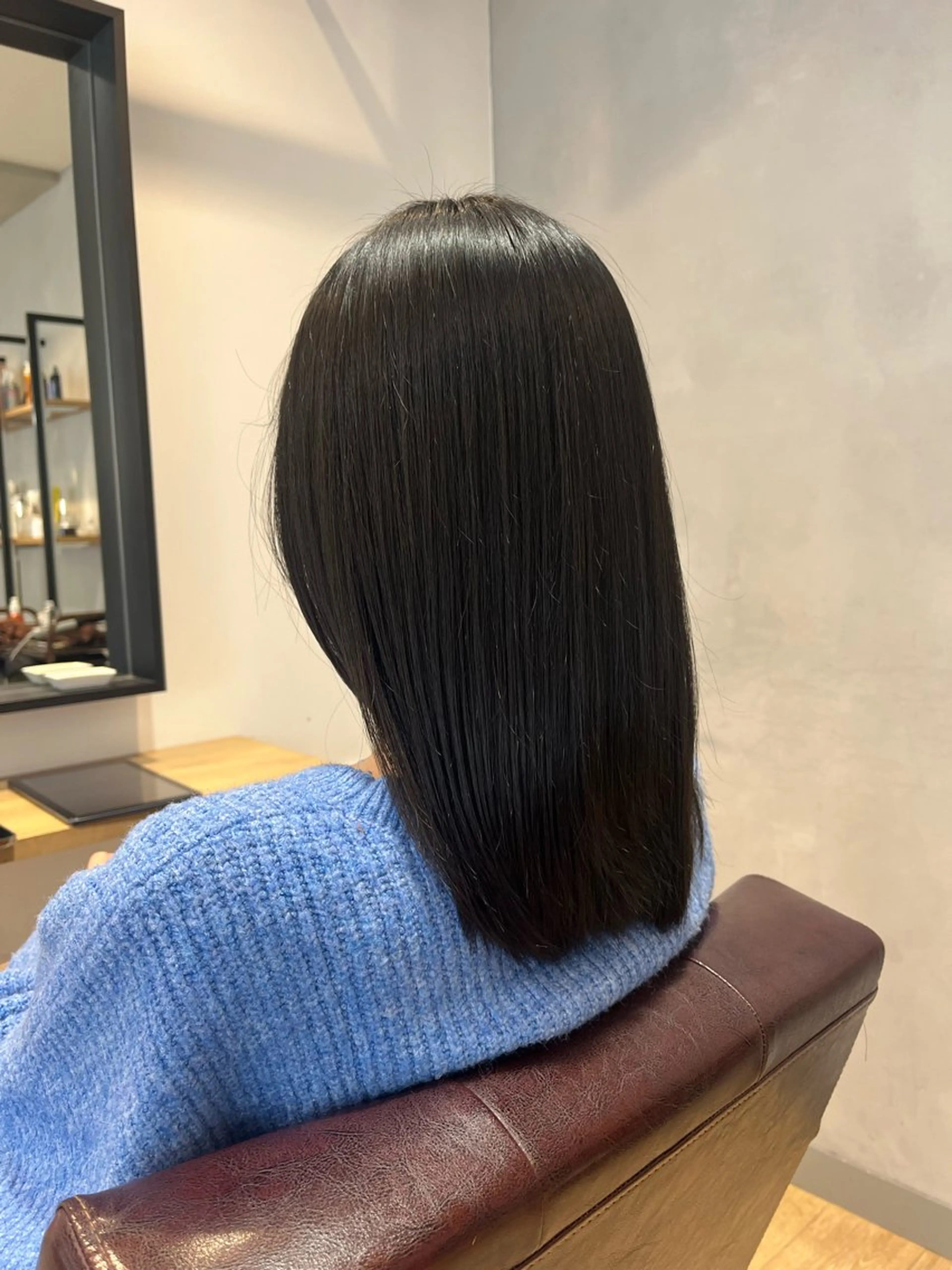 ミディアム カラー ヘアカラー トリートメント 切りっぱなしボブ ×暖色🌷江梨🍎のヘアスタイル