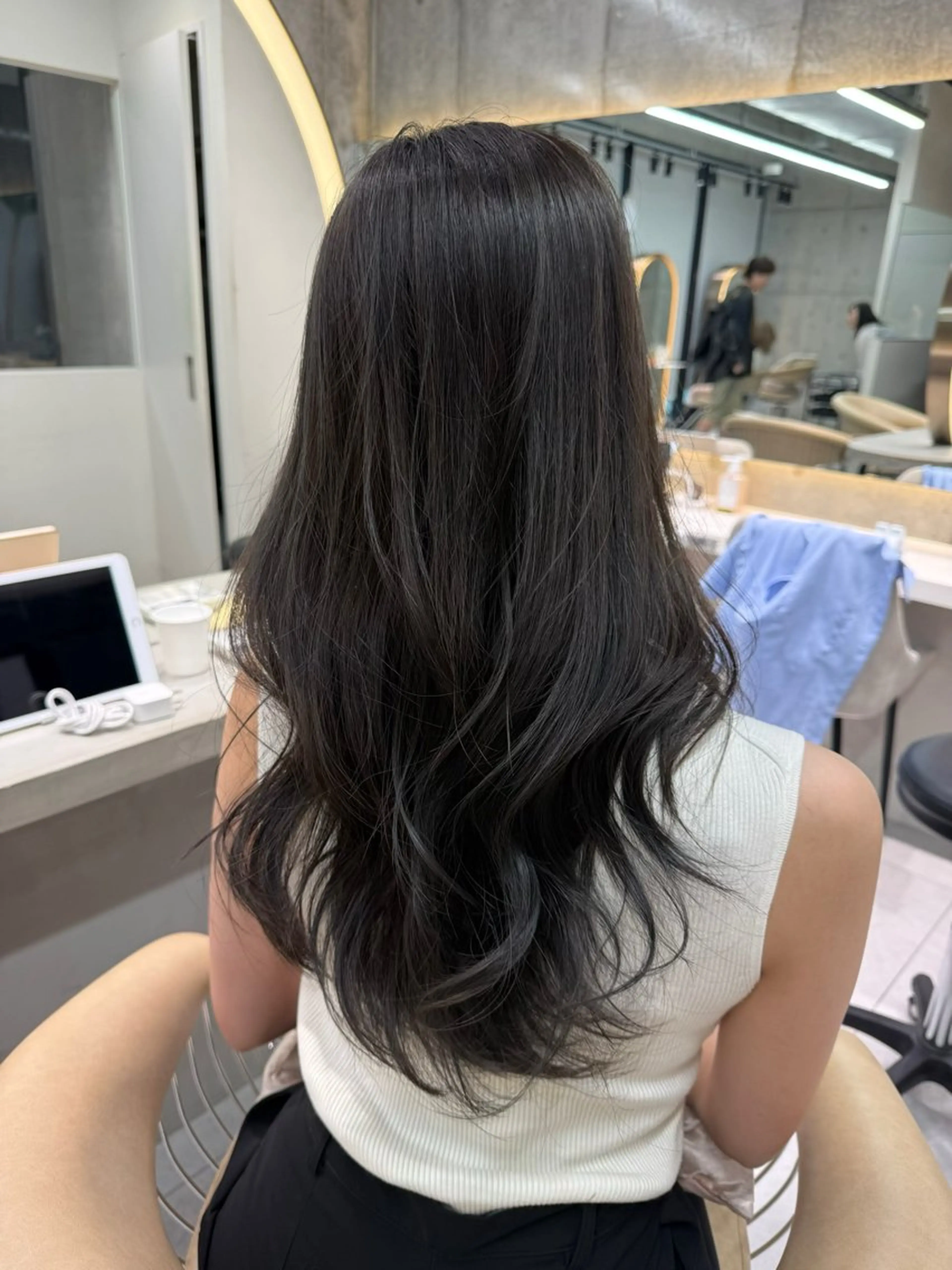 セミロング カラー カット ヘアカラー トリートメント shion 透明感カラーのヘアスタイル