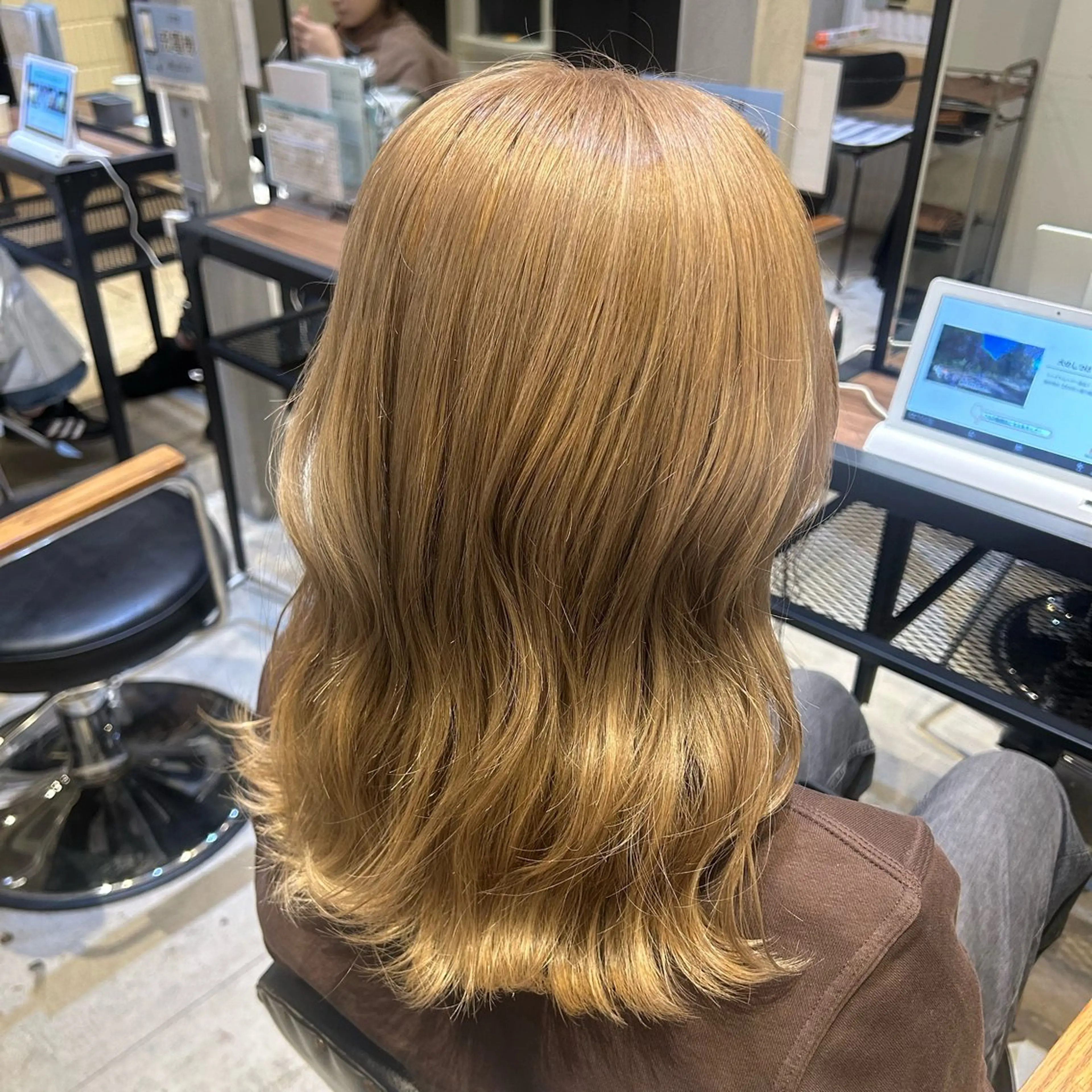 ミディアム カラー ベージュカラー ミルクティーベージュ MOMO 🎀のヘアスタイル