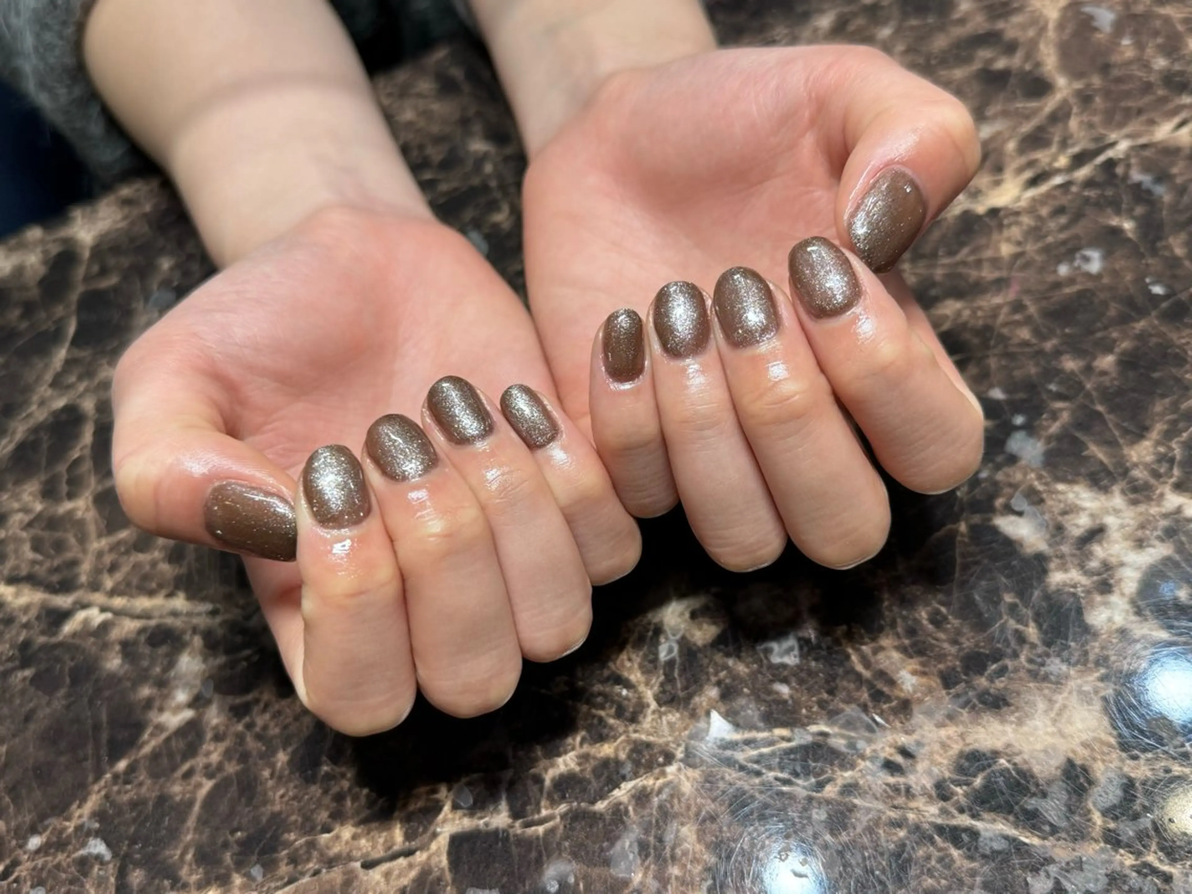 ネイル ブラウン ラメ(グリッター) ワンカラーネイル IROHA NAIL Mihoのネイルデザイン