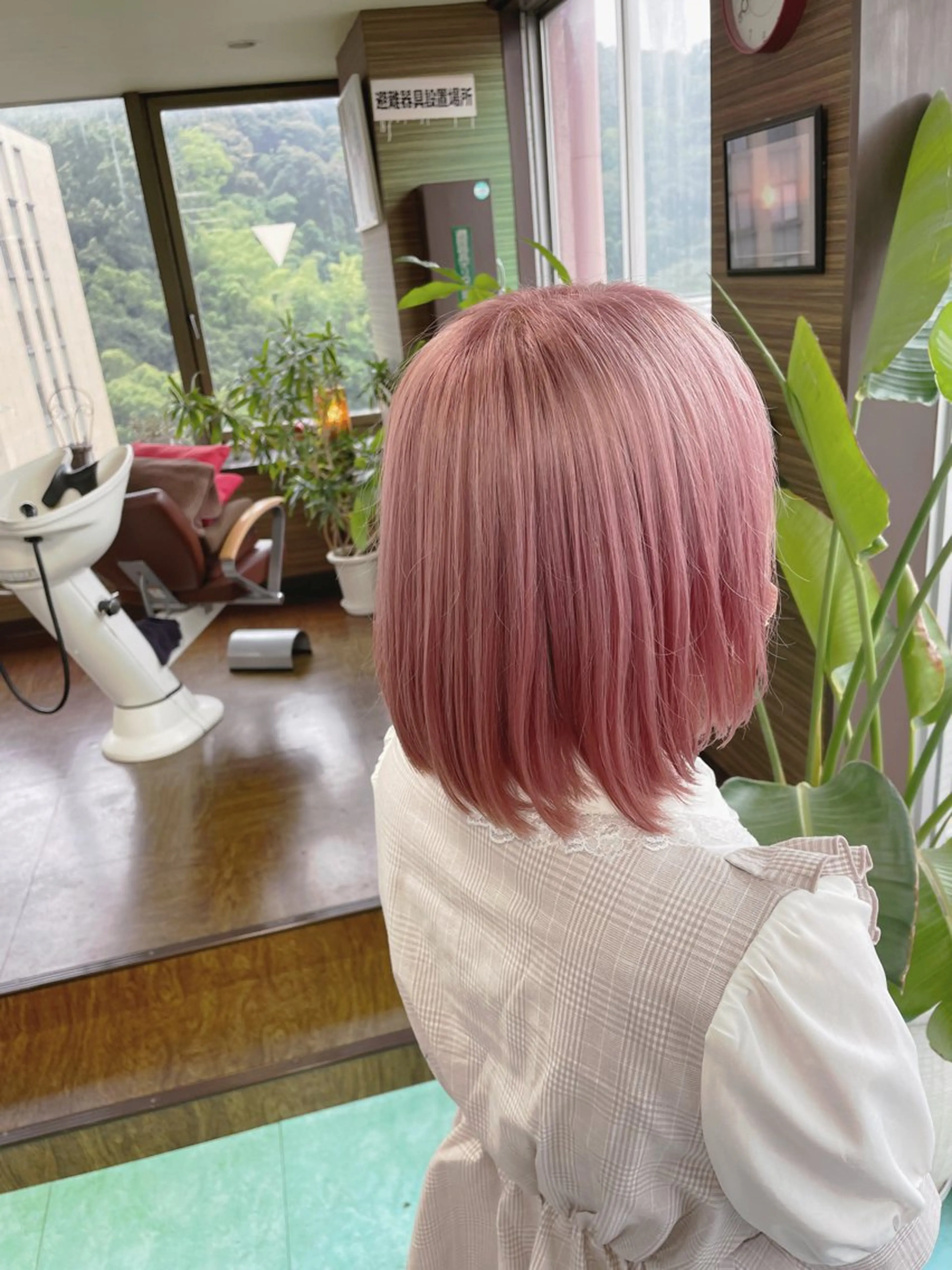 ミディアム カラー ピンクカラー ボブ ヘアカラー 土居 正季のヘアスタイル