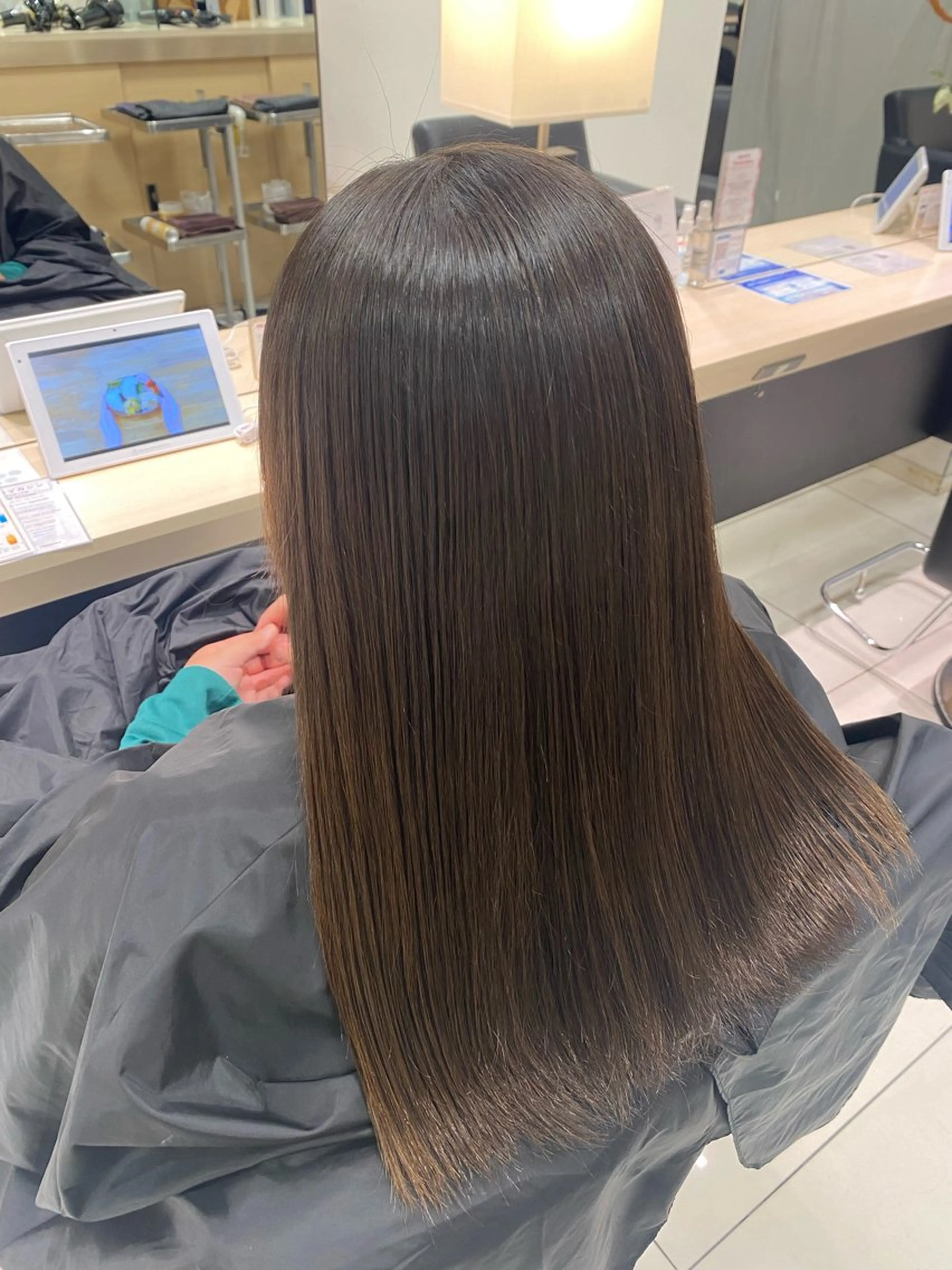 ロング ‎‪🩰 艶髪ト レンド しおり🔅のヘアスタイル