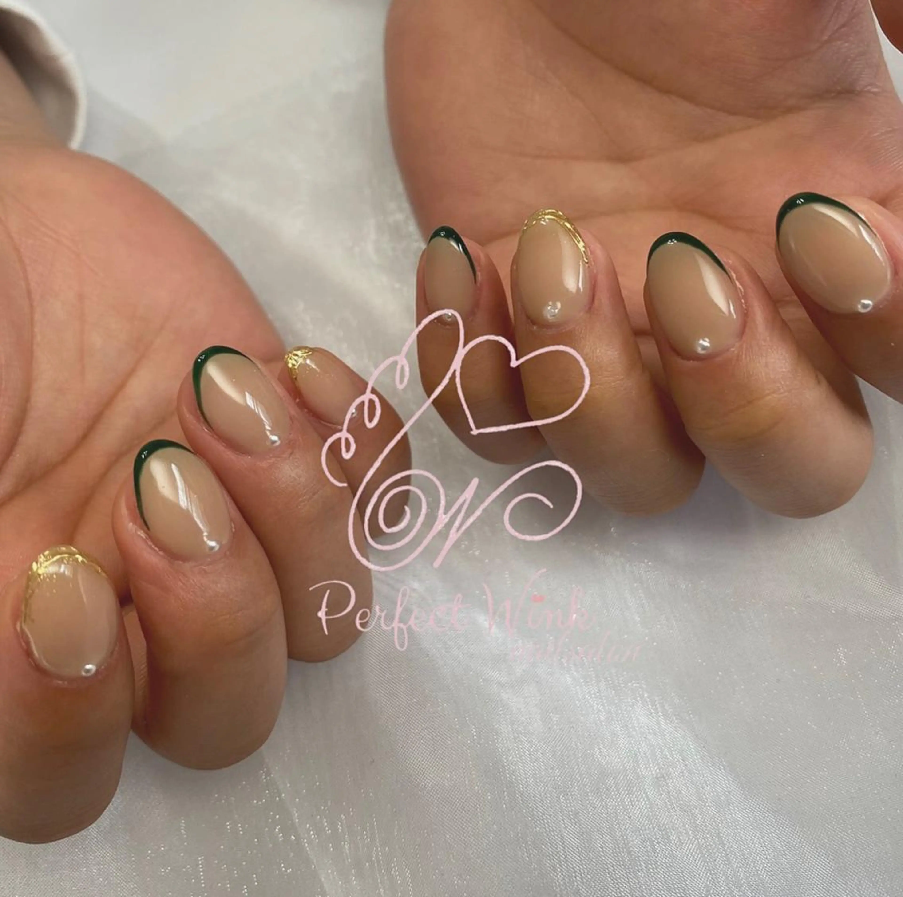 ネイル フレンチネイル ジェルネイル グラデーション キラキラネイル ラメ(グリッター) ハンドネイル 💅Perfect Wink RUI🌈のネイルデザイン