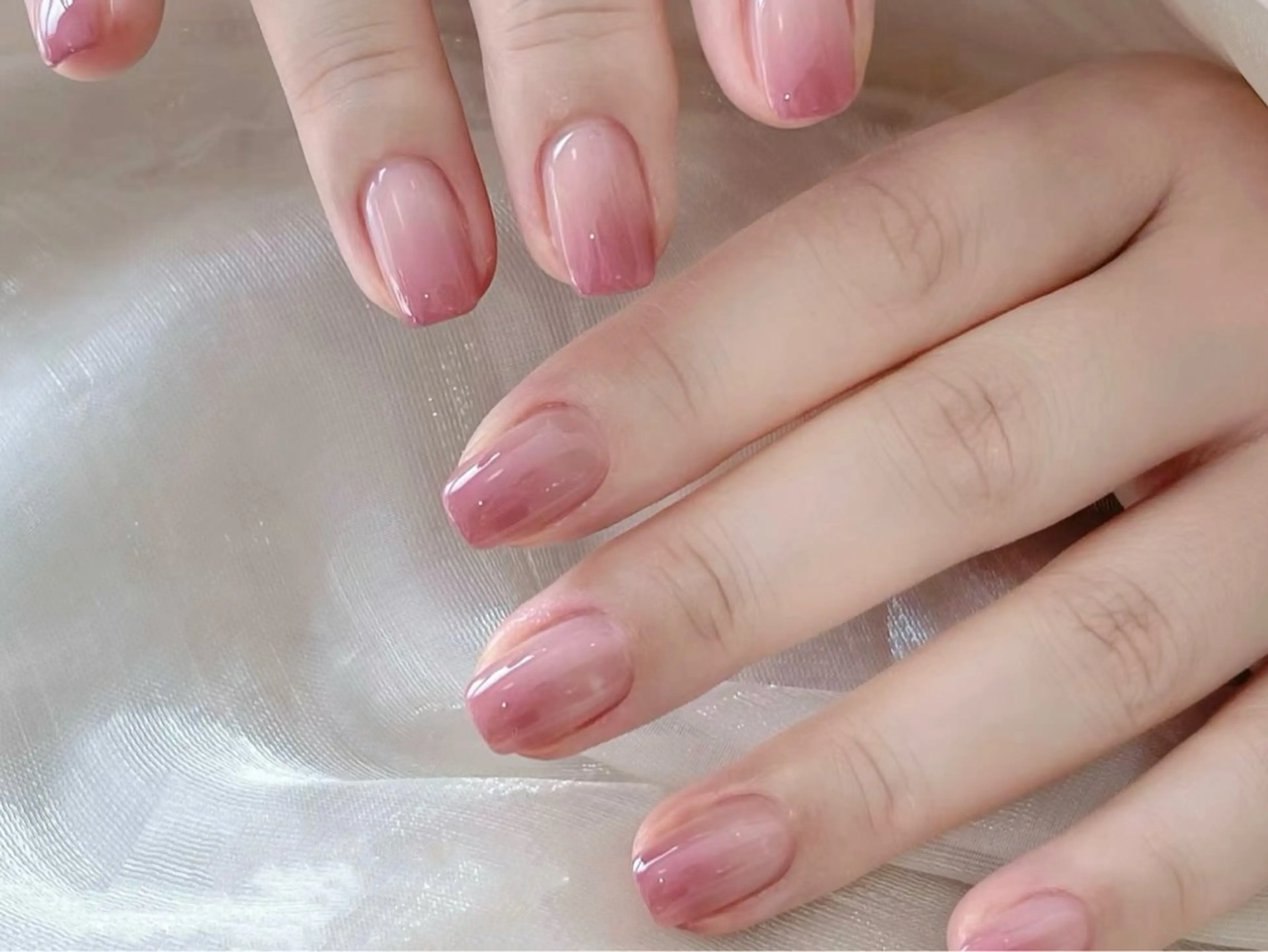 ネイル グラデーション ハンドネイル ハンドケア るか 池袋のネイルデザイン