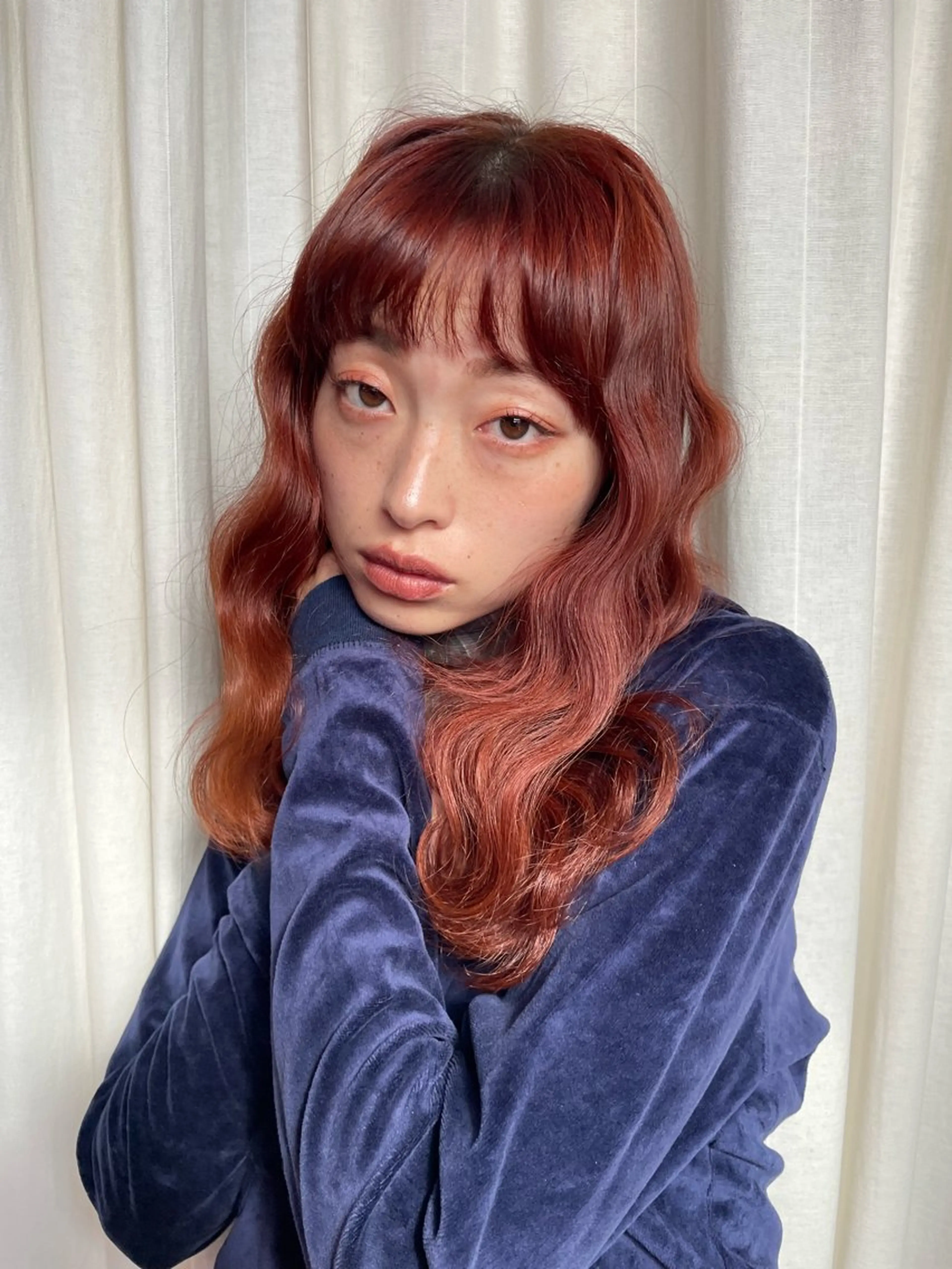 ロング 鈴木瑛里／ブロンド ベージュ／ピンクのヘアスタイル