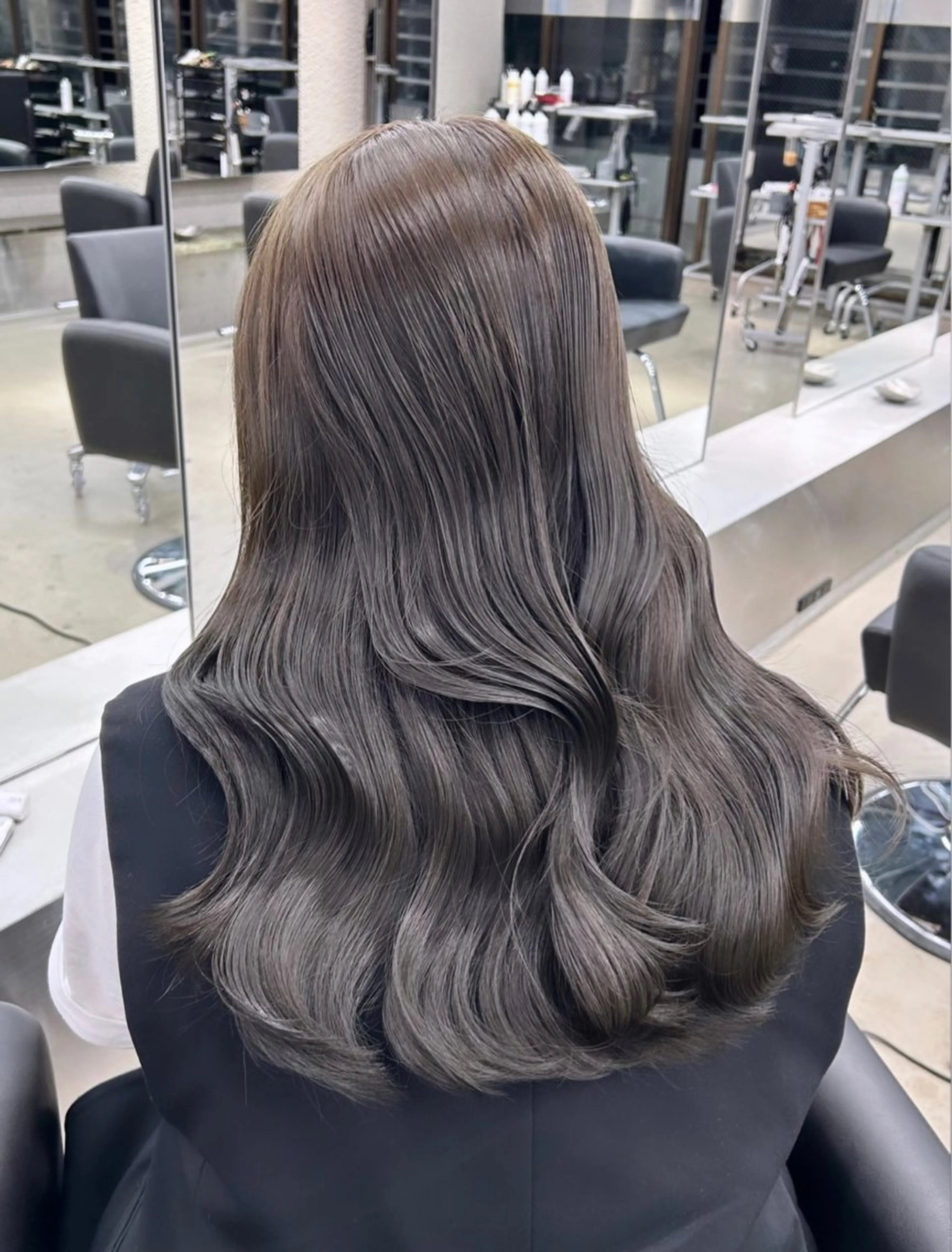 ロング カラー ヘアカラー トリートメント 名古屋栄♡PELE 上品な透明感ベージュのヘアスタイル
