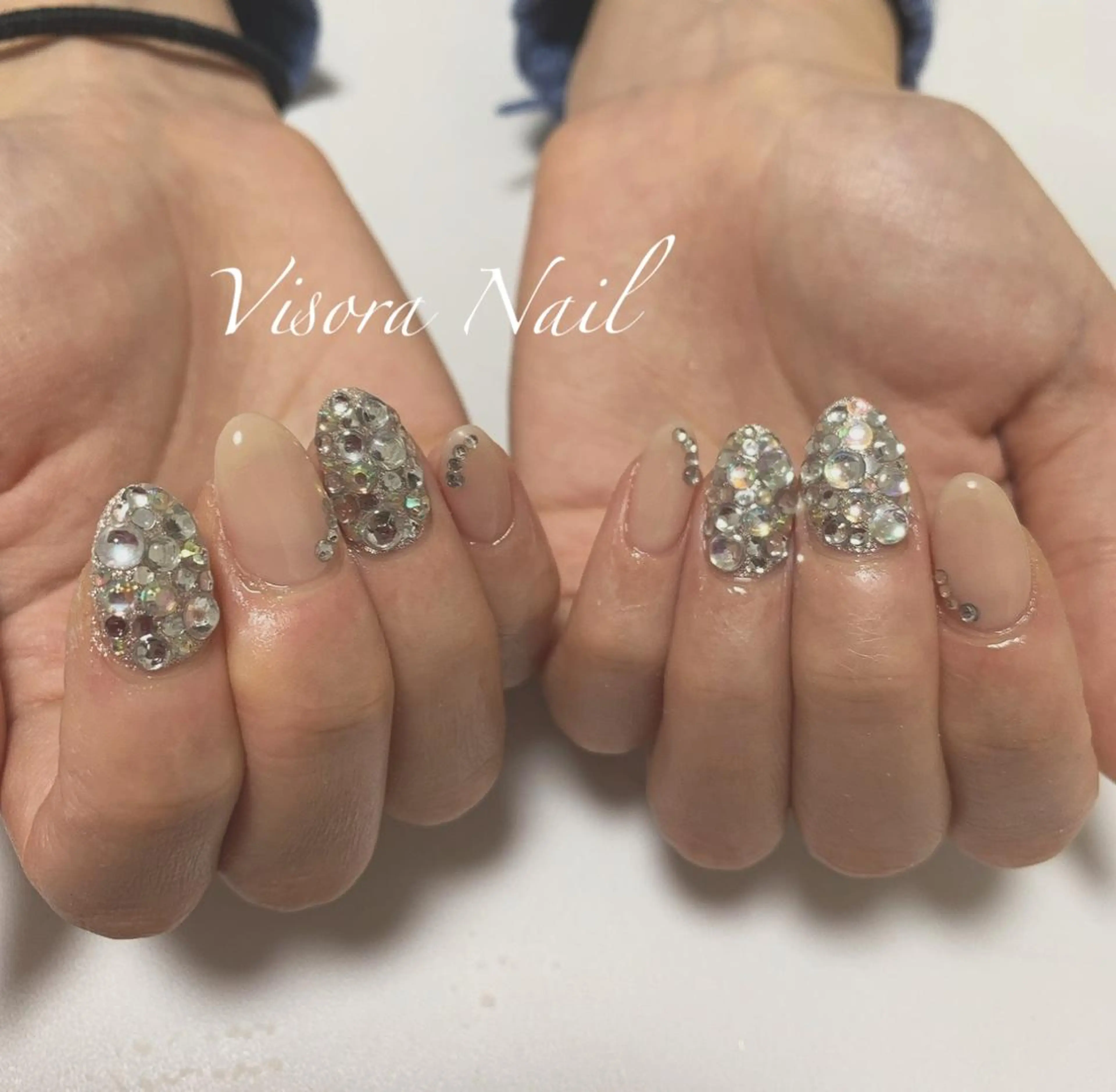 ネイル ストーンネイル ハンドネイル 美SORA ～ｳﾞｨｿﾗ～のネイルデザイン