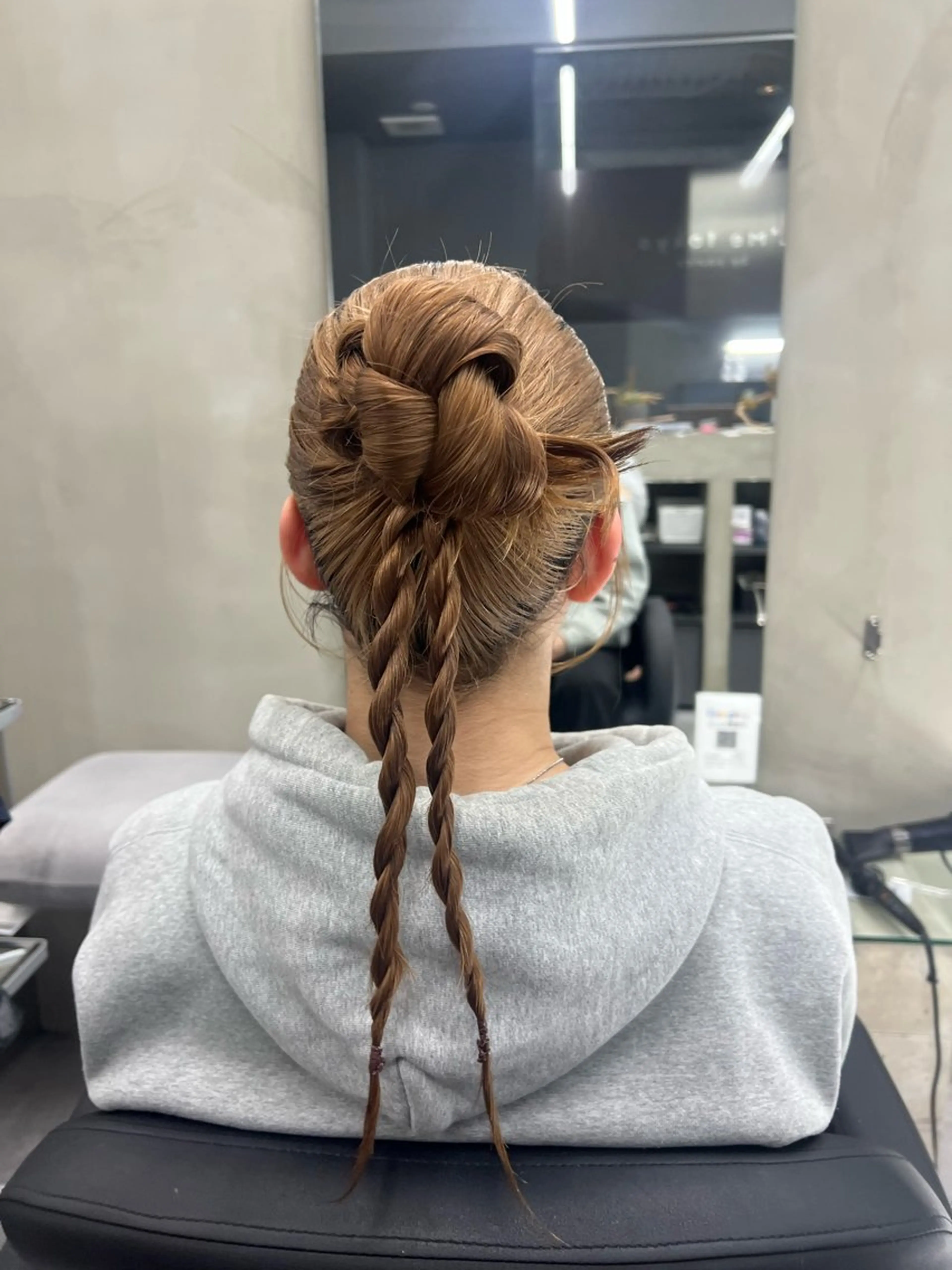 セミロング L'me TOKYO by　youres所属・shima. 艶カラー／髪質改善のヘアスタイル