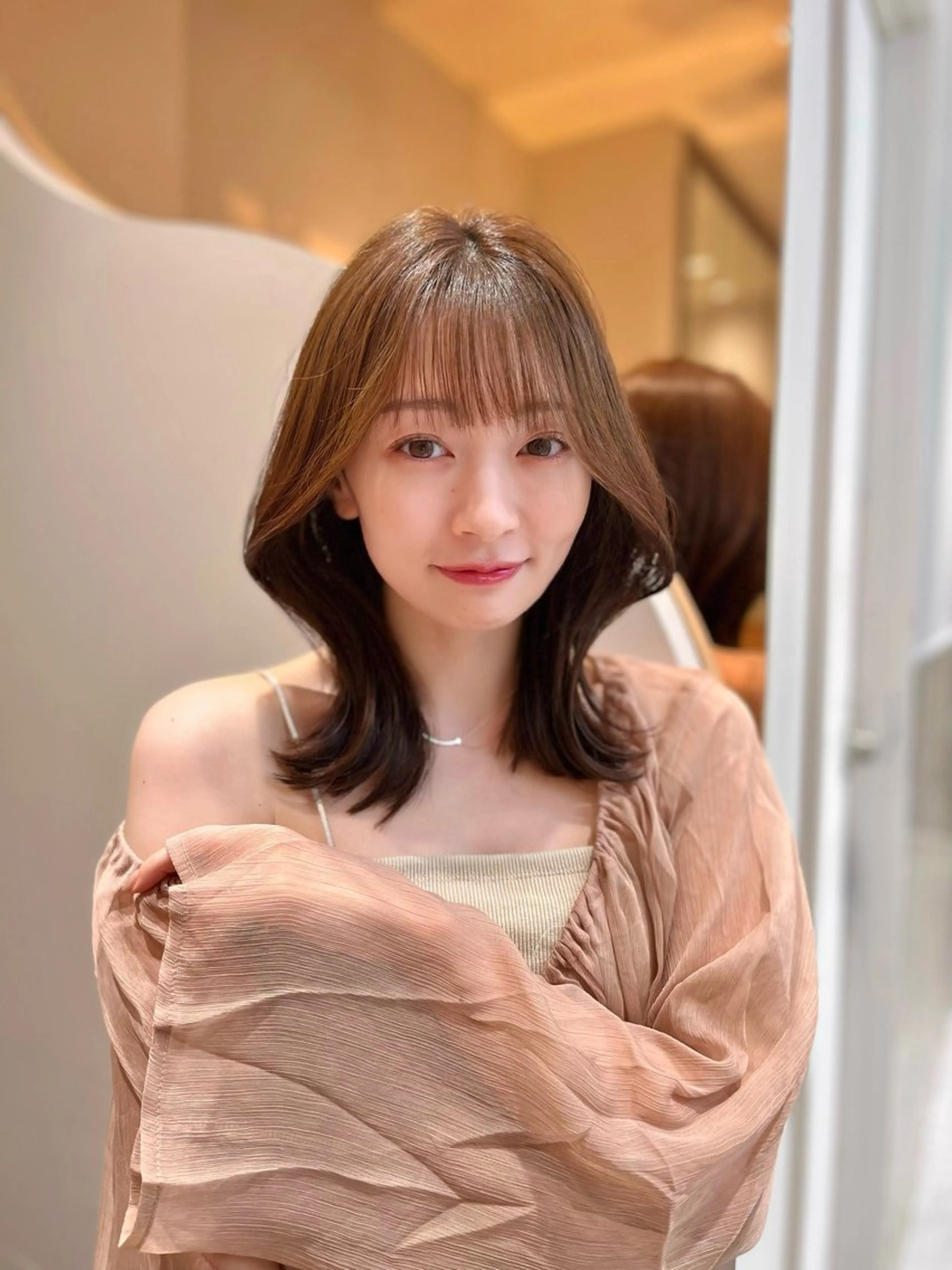 ミディアム カラー カット ヘアカラー レイヤーカット 韓国🇰🇷EMIのヘアスタイル