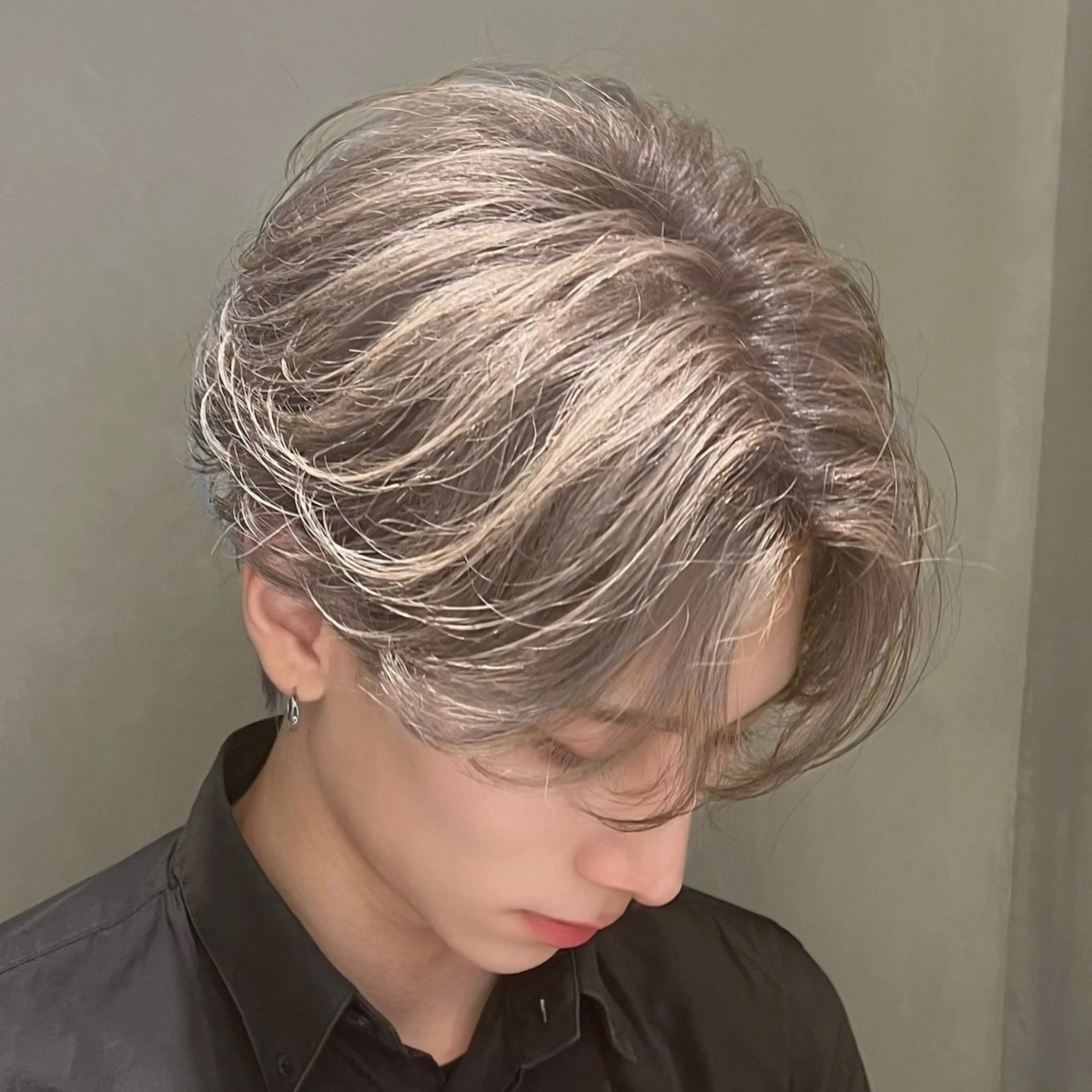 カラー メンズ メンズブリーチ ダウンパーマ メンズハイトーン カルマパーマ メンズ韓国風 カット ヘアカラー トリートメント 《メンズ特化》韓国風 パーマ/千原涼麻のヘアスタイル