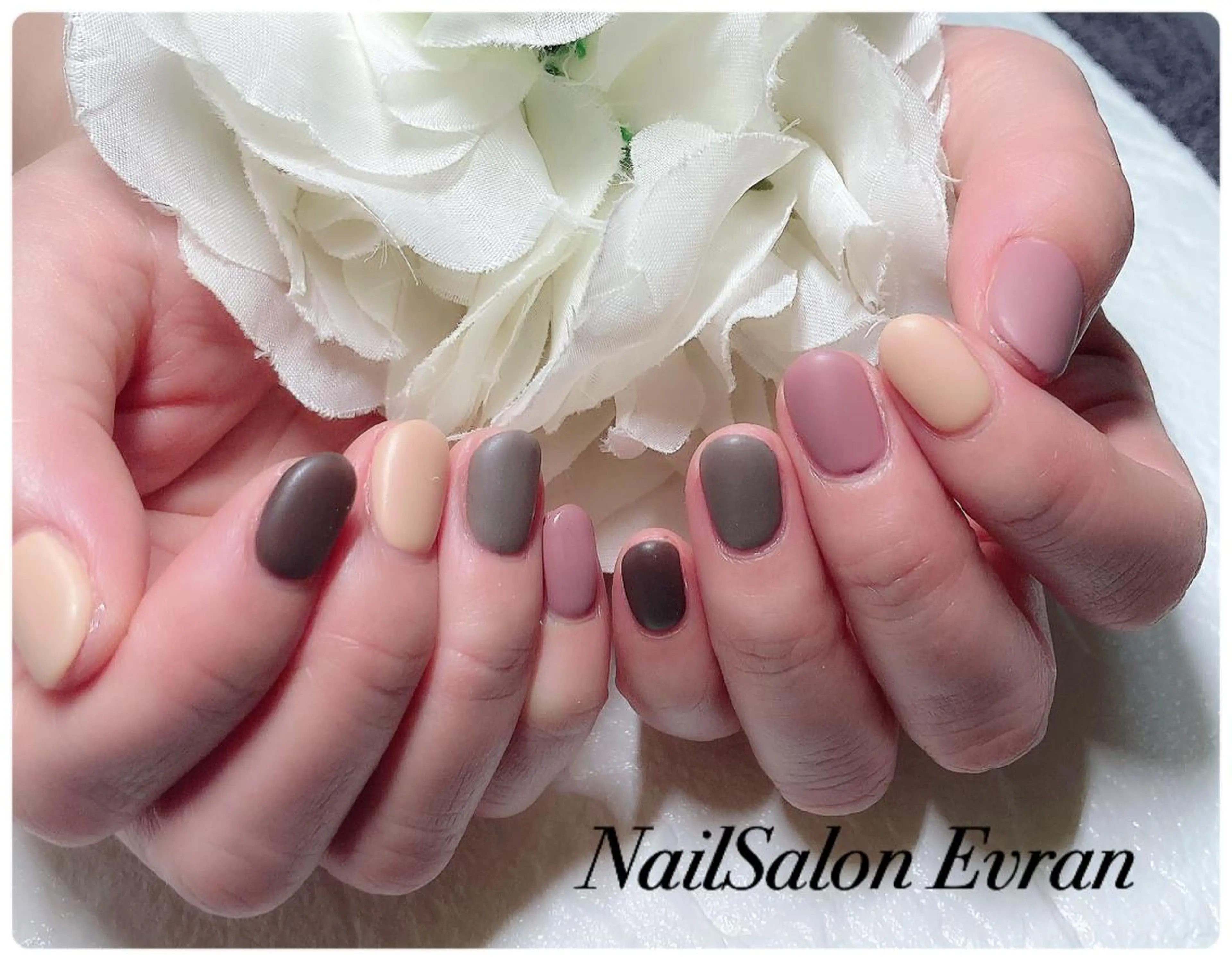 ネイル マットネイル ハンドネイル Nail salon Evranのネイルデザイン