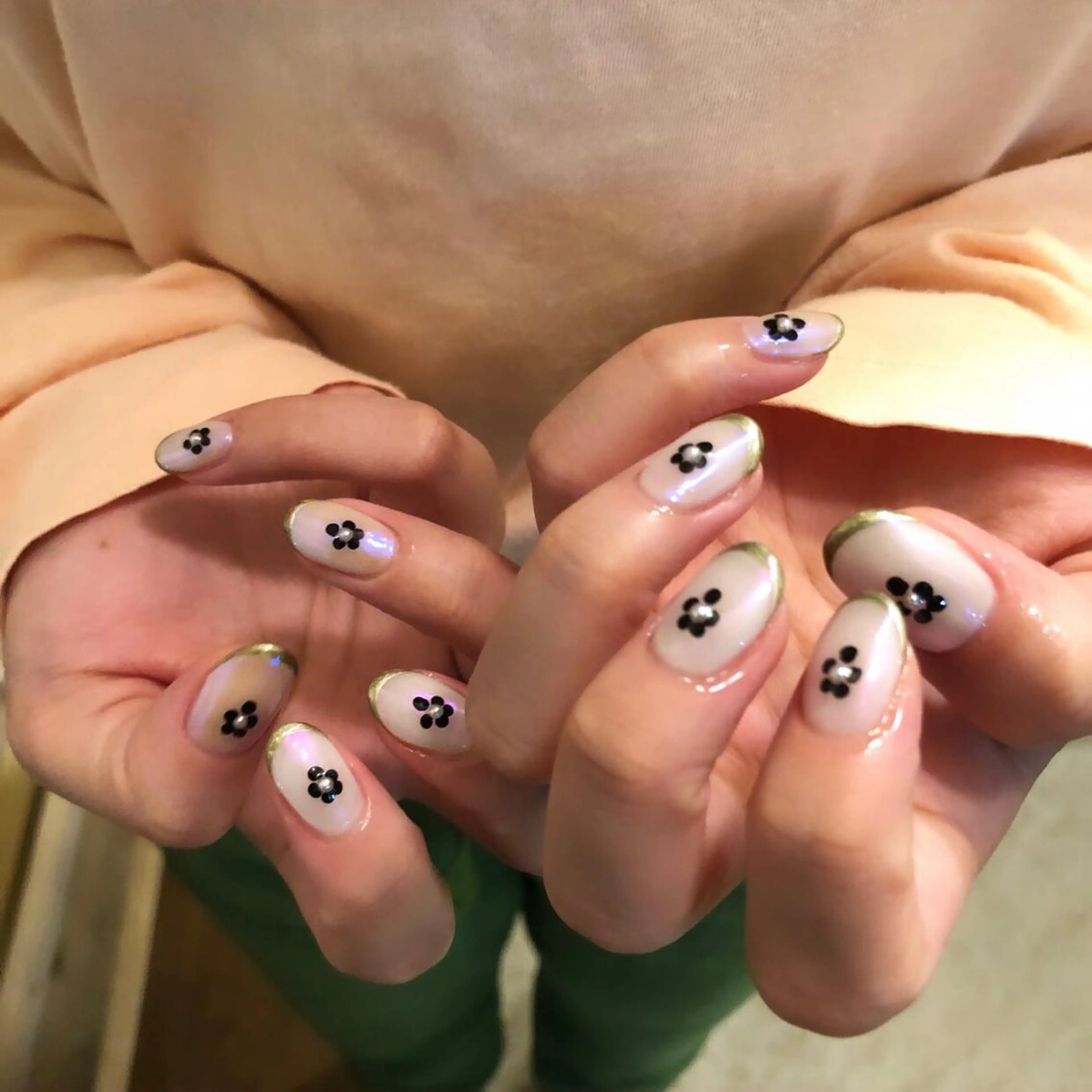 ネイル ハンドネイル フットネイル ハンドケア Nes.Nail所属・Miyagi Asamiのネイルデザイン