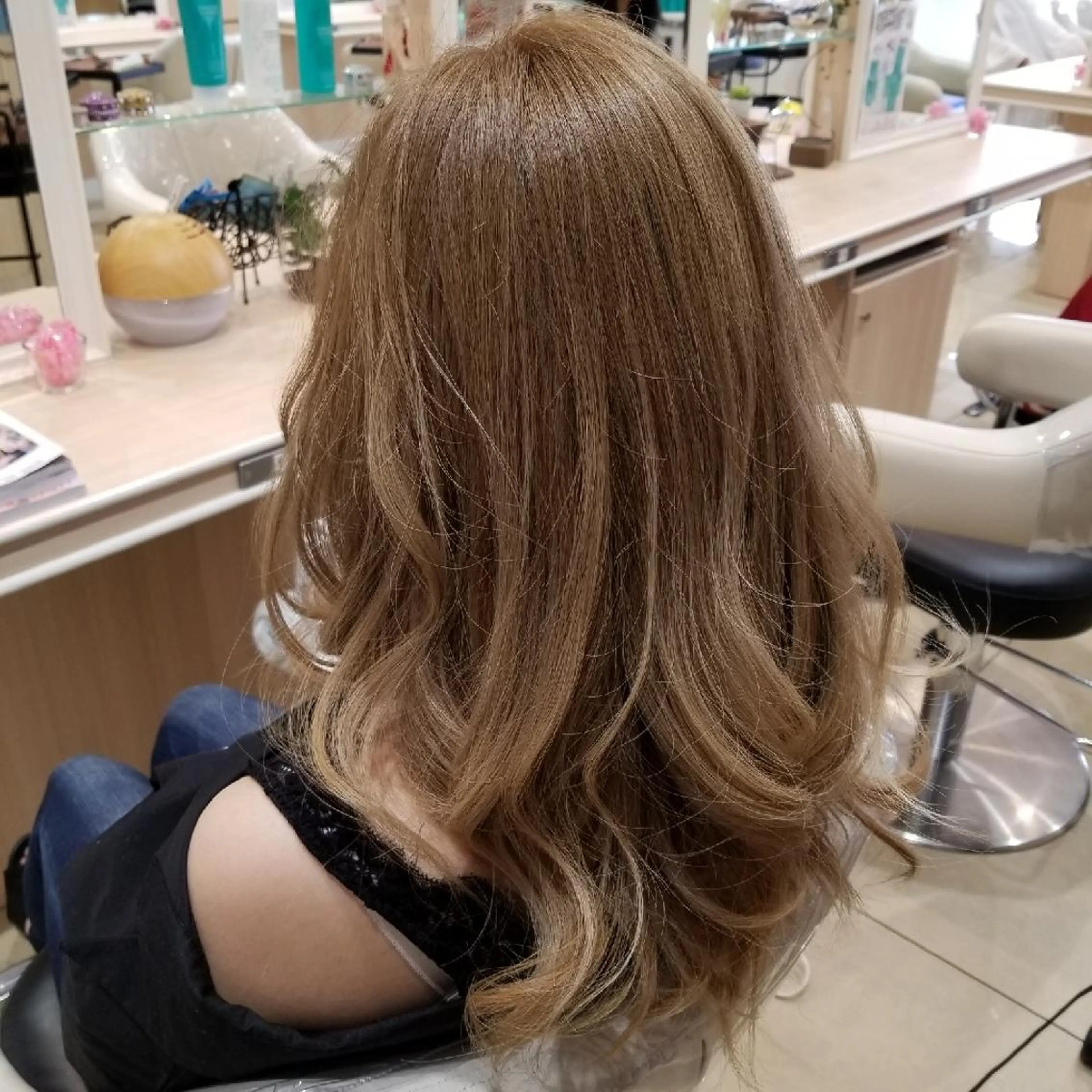 ロング カラー 山内 佐江子のヘアスタイル