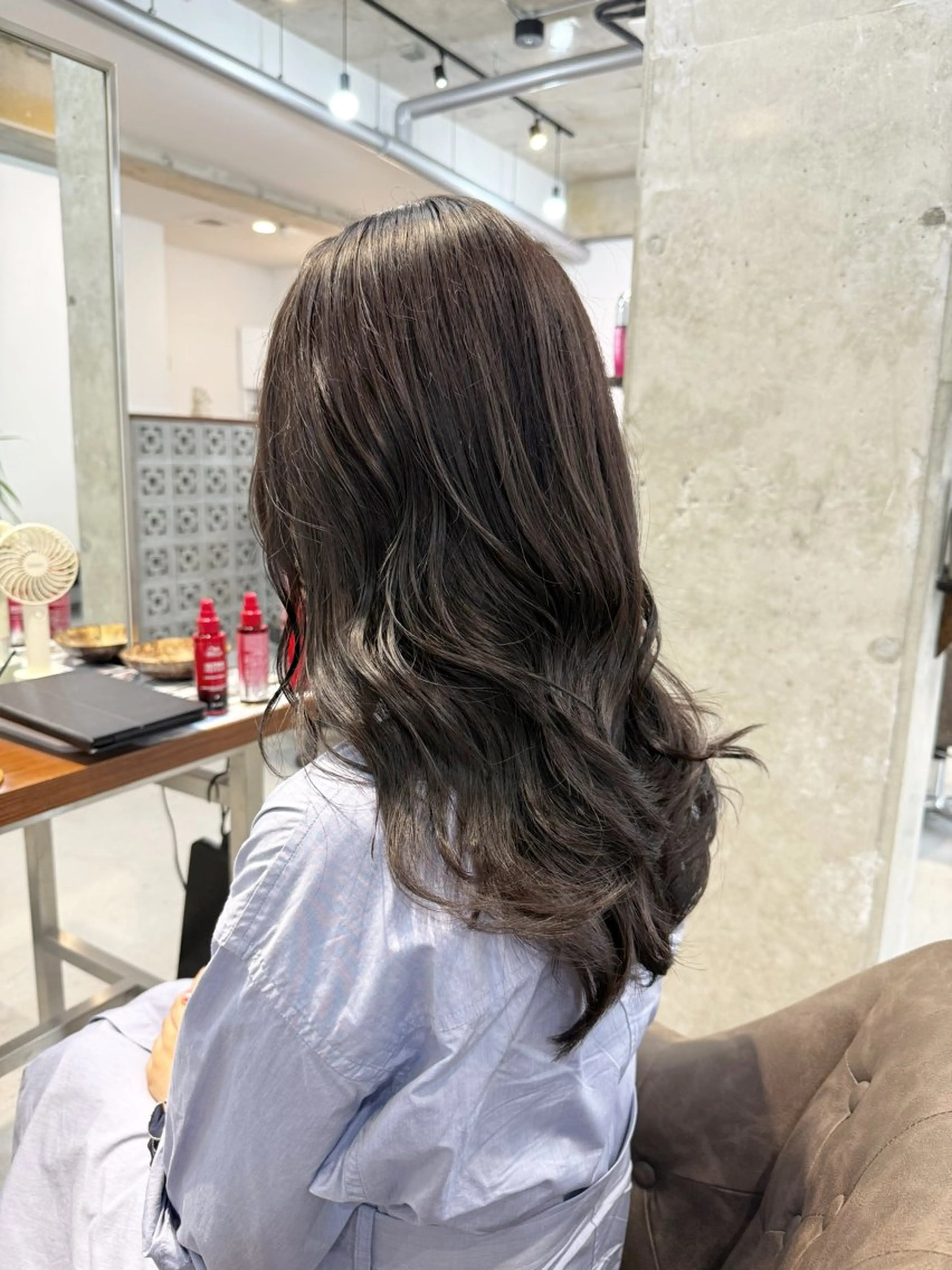 セミロング カラー レイヤーカット カット ヘアカラー トリートメント カイリ /レイヤーカットのヘアスタイル