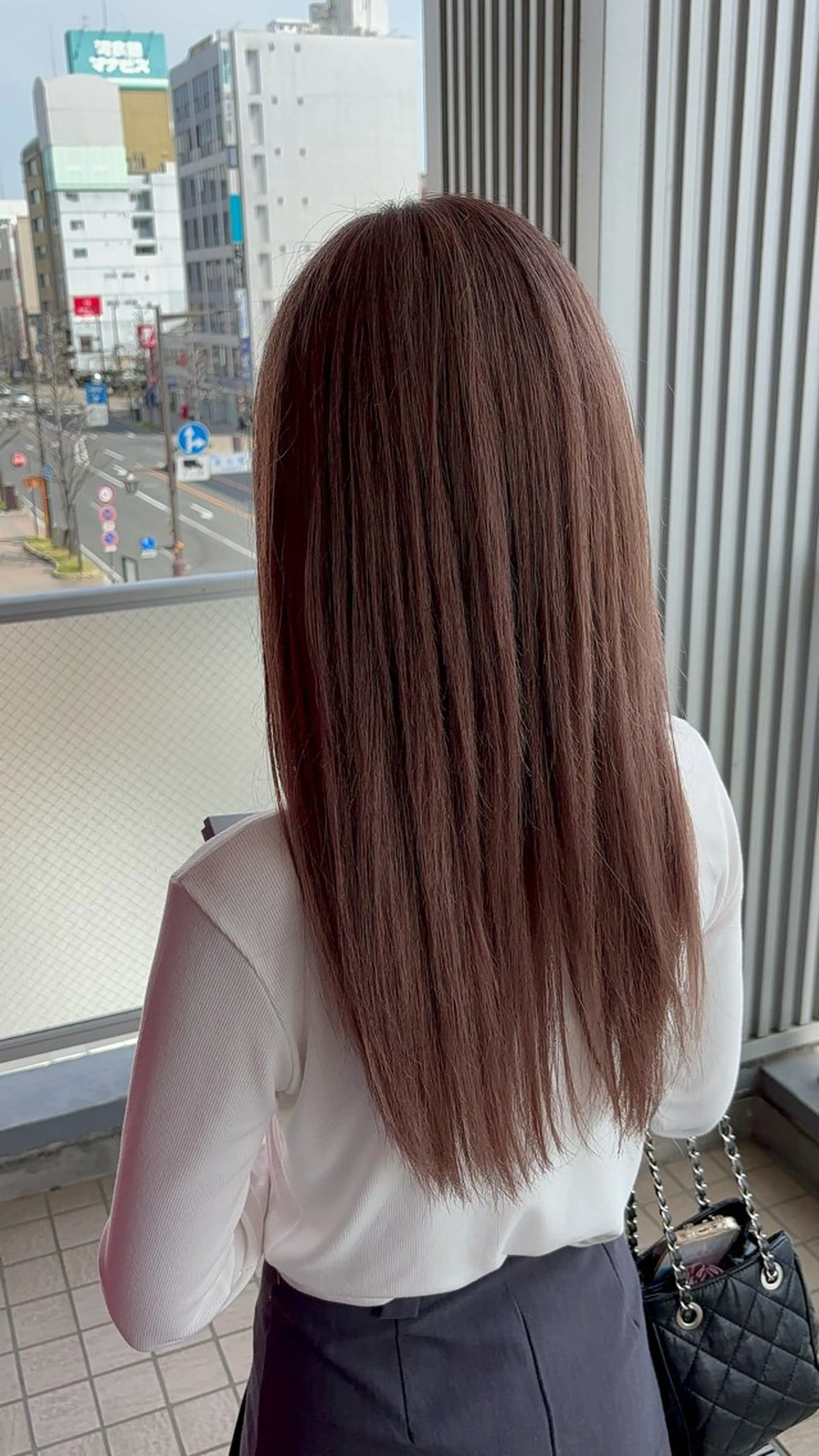 ロング カラー ベージュカラー ブリーチ ピンクカラー ピンクベージュ FENICE onthe beach所属・永井大樹✨ 透明感カラー✨のヘアスタイル