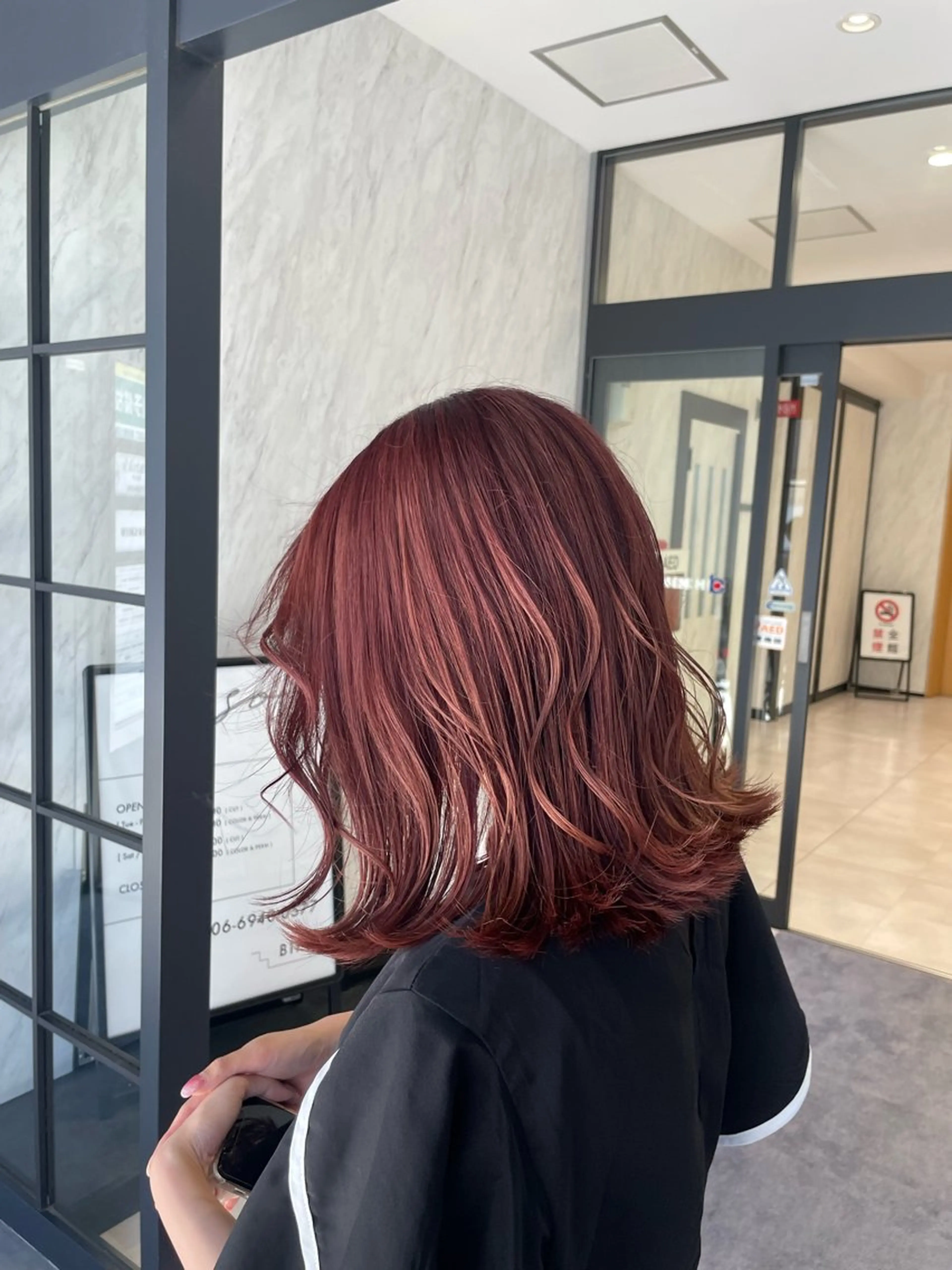 ミディアム Neale. ナナカのヘアスタイル