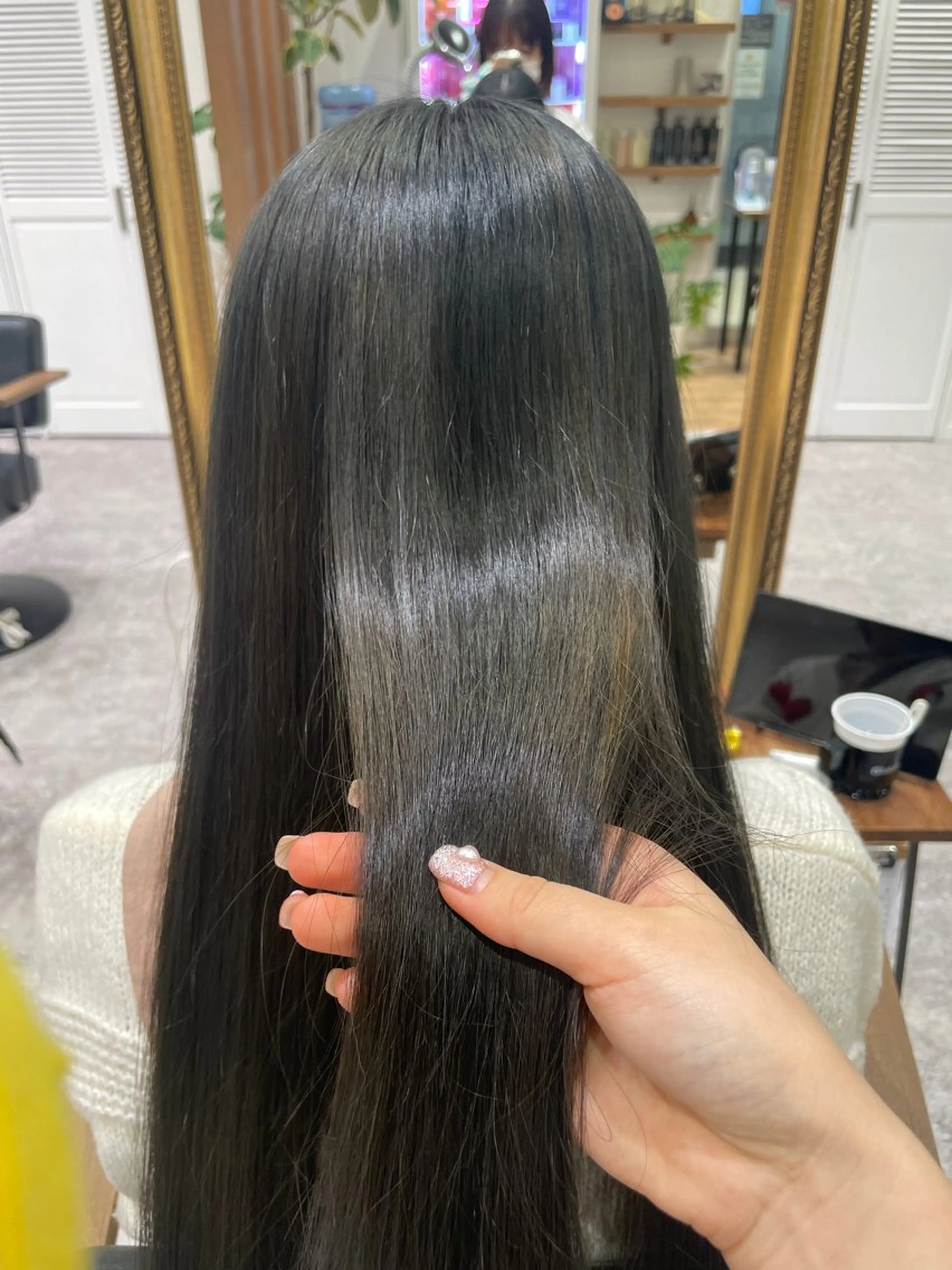 ロング カラー 透明感カラー グレージュ シルバー シルバーグレージュ ヘアカラー 🌼髪質改善🌼 うちぼりまい🌼のヘアスタイル