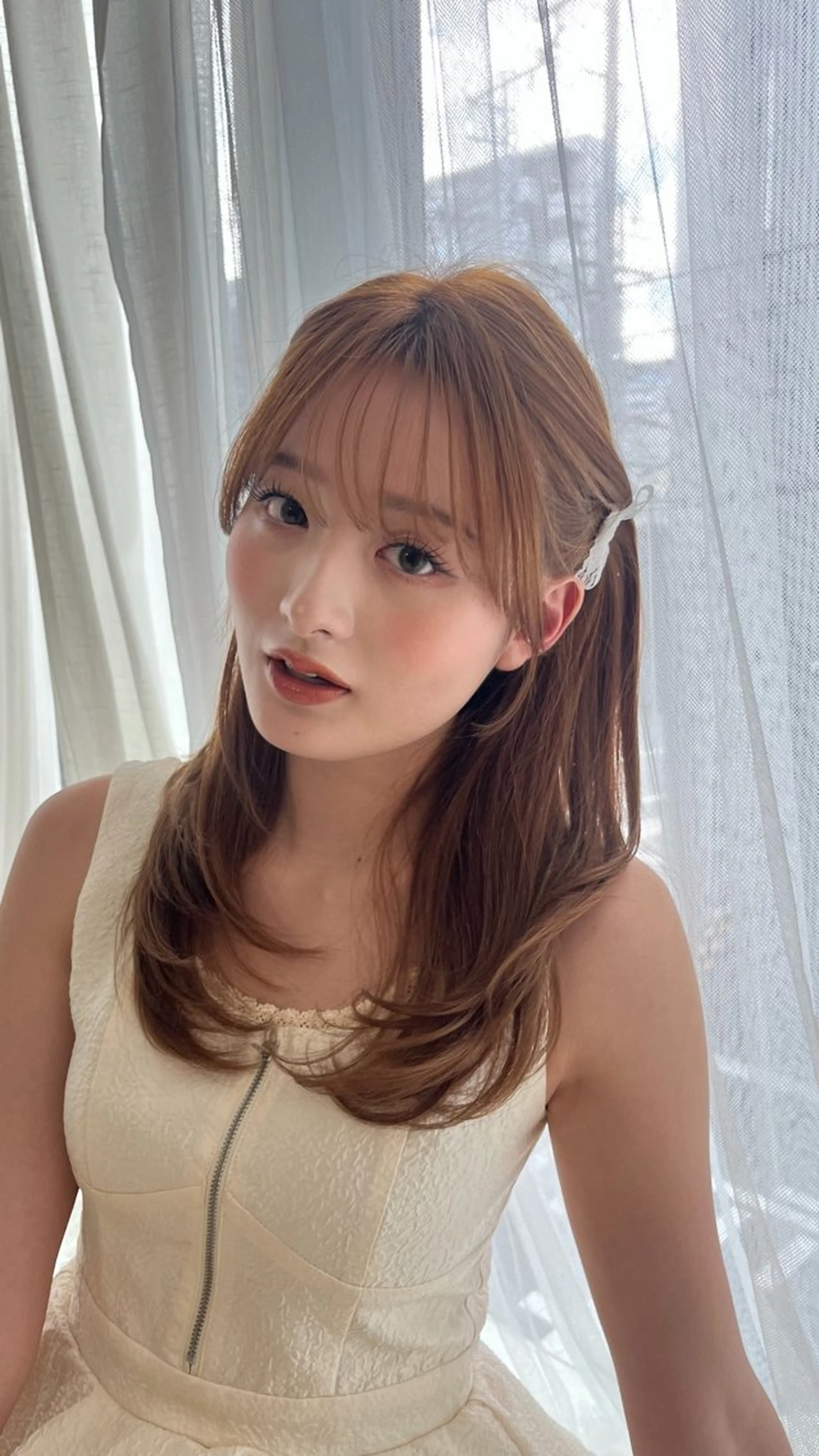 セミロング 顔周りカット enu  hair所属・ブリーチなしベージュ レイヤーカットはるかのヘアスタイル