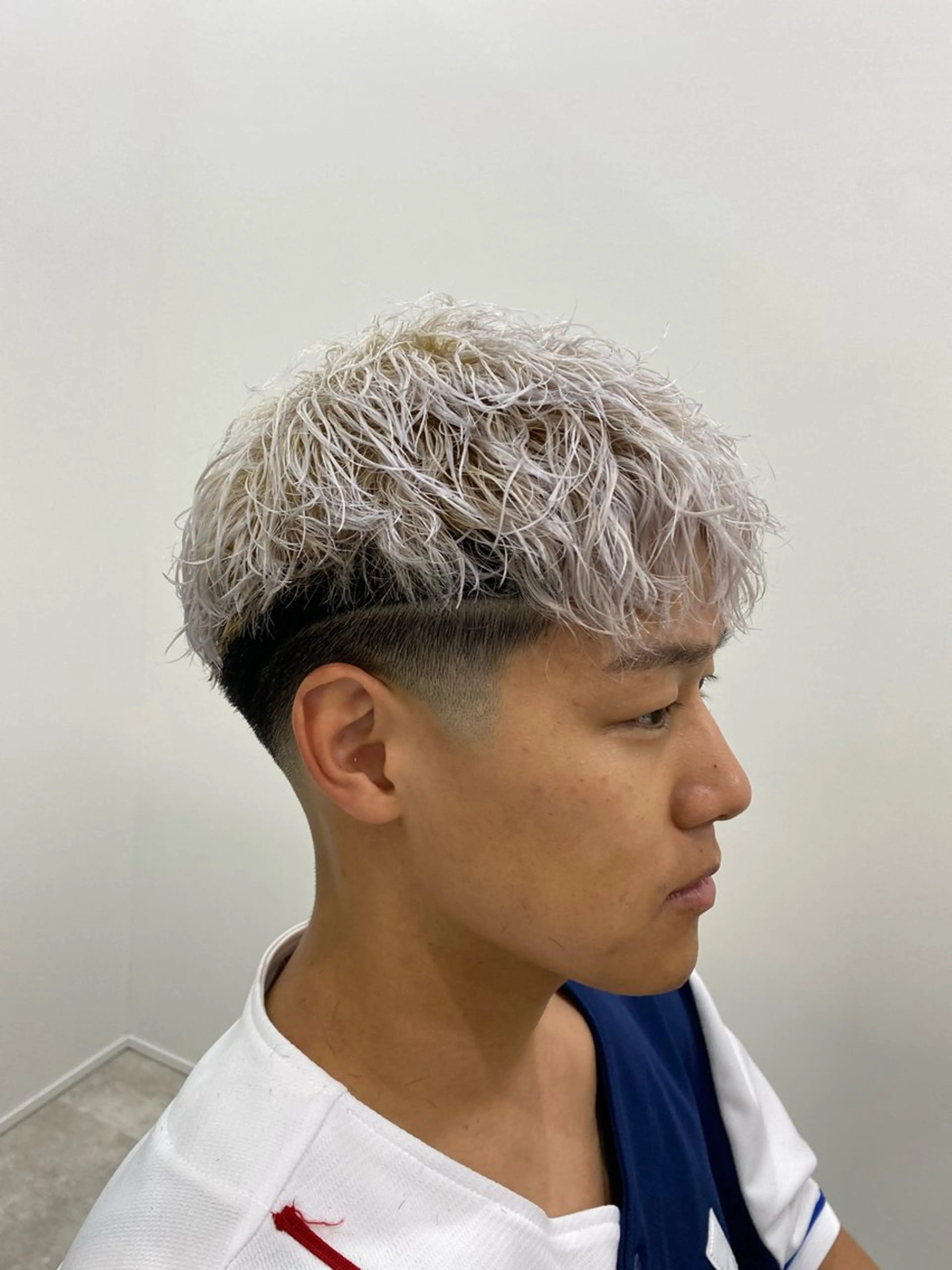 ショート メンズ メンズブリーチ メンズパーマ 波巻きパーマ Go today  シェアサロン札幌nix店所属・海外スタイル✂︎ ✂︎sunのヘアスタイル