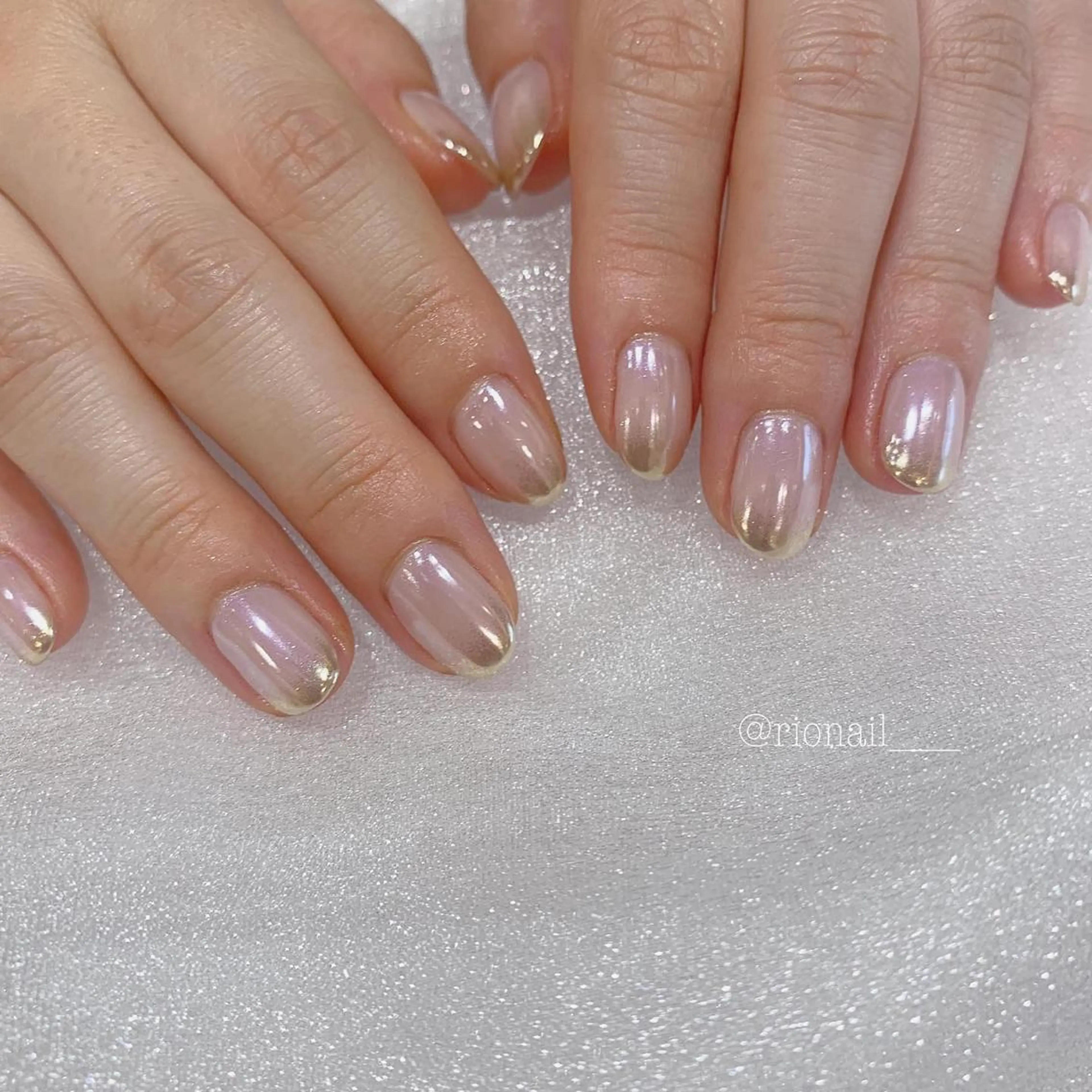 ネイル アートネイル 𝘙𝘪𝘰𝘯𝘢 ...🕯🤍のネイルデザイン