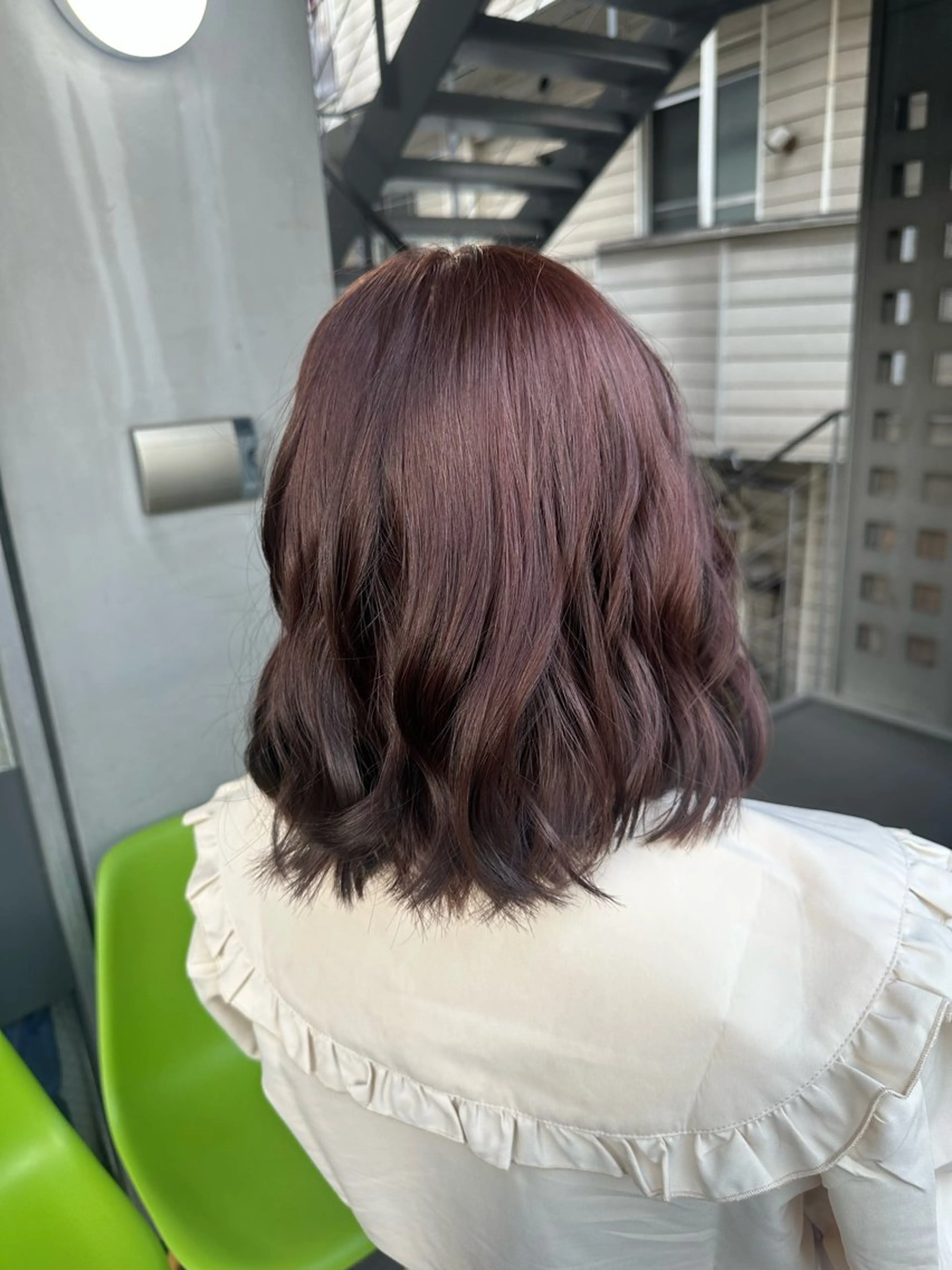 ミディアム ピンクブラウン 吉田 愛梨のヘアスタイル