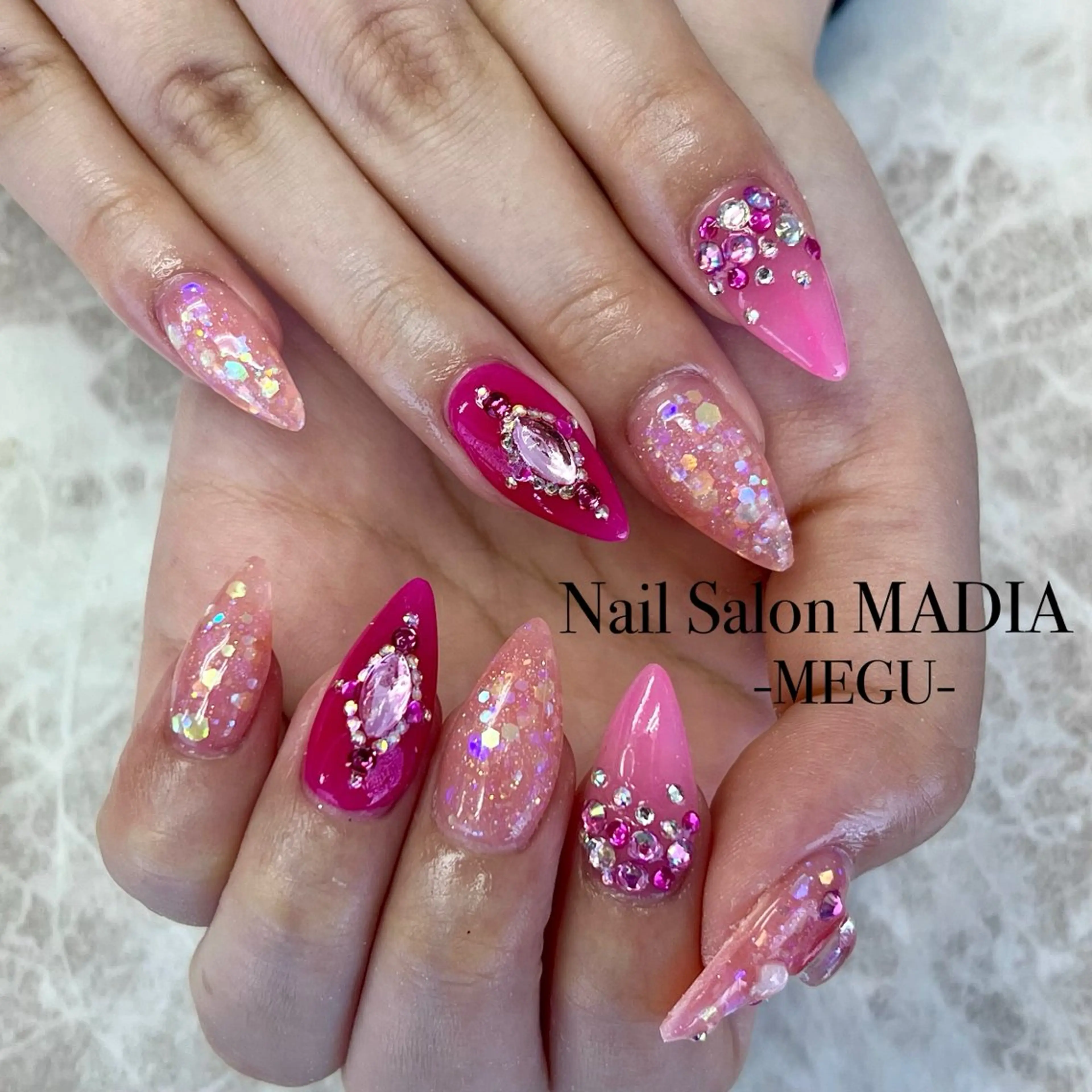 ネイル MADIA藤沢所属・MADIA MEGUのネイルデザイン