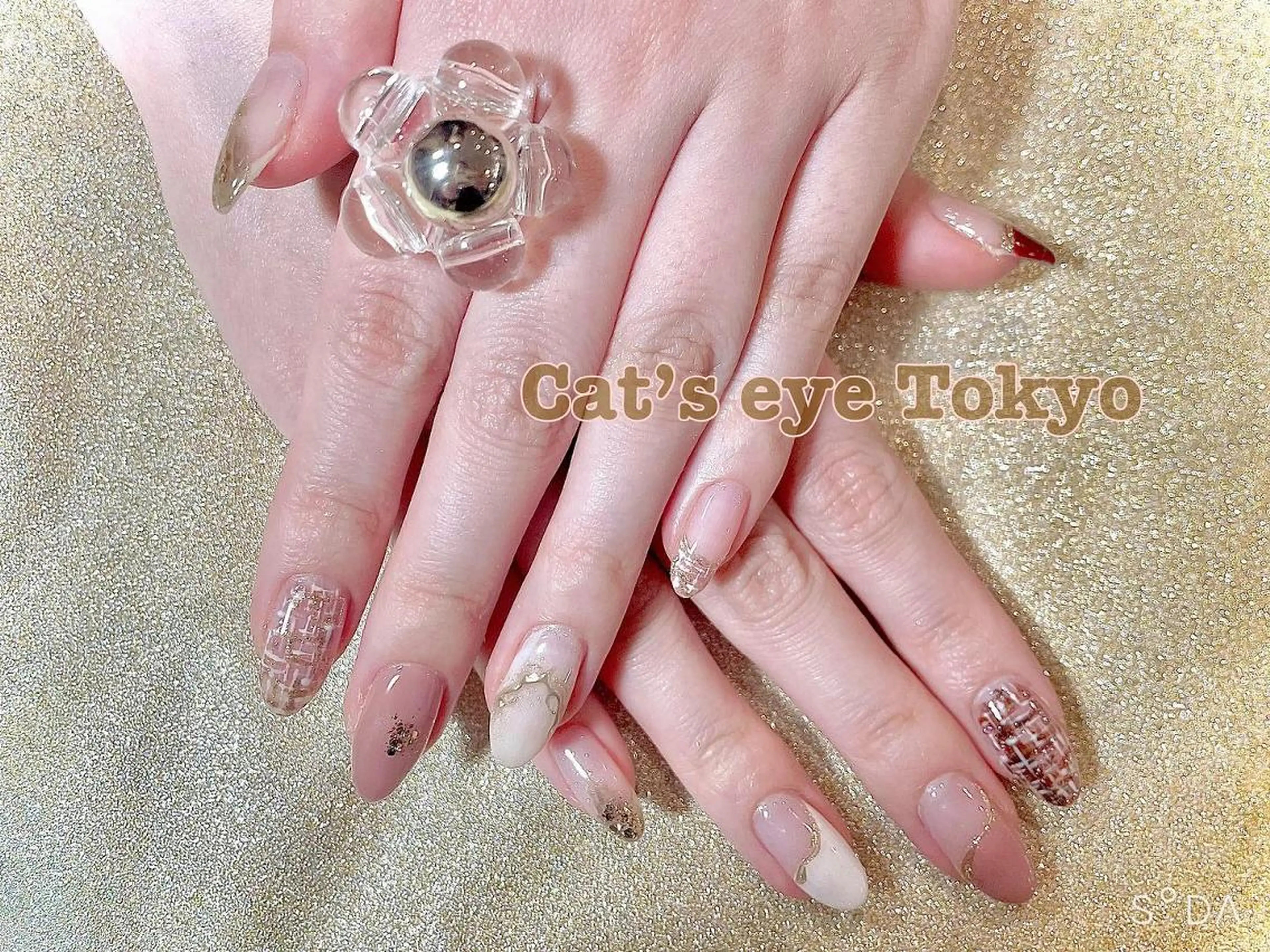 ネイル マツエク・マツパ 持ち込み ツイードネイル バレンタイン Cat's eye TOKYO 新宿店のネイルデザイン