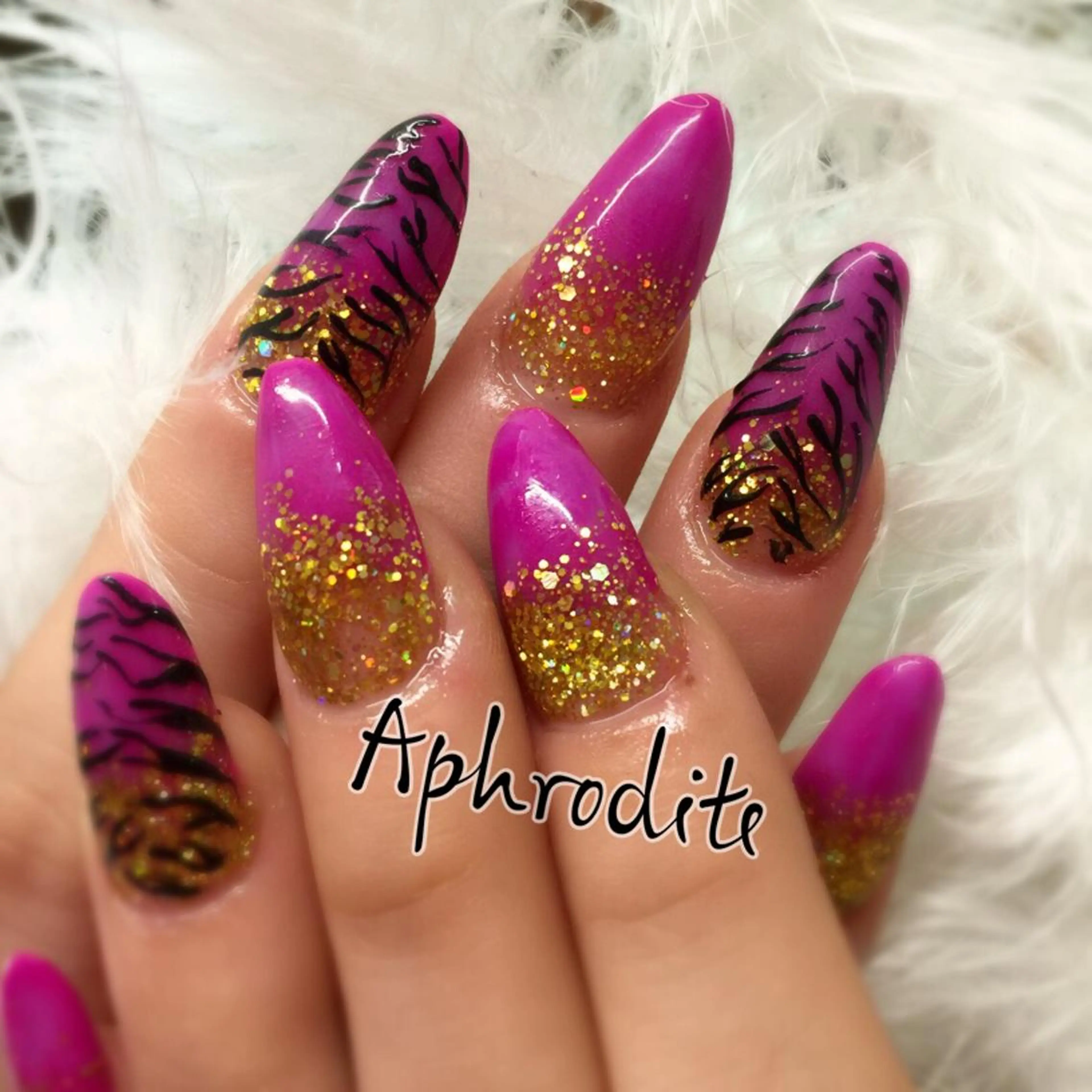 ネイル アートネイル スカルプネイル APHRODITE Nagisaのネイルデザイン