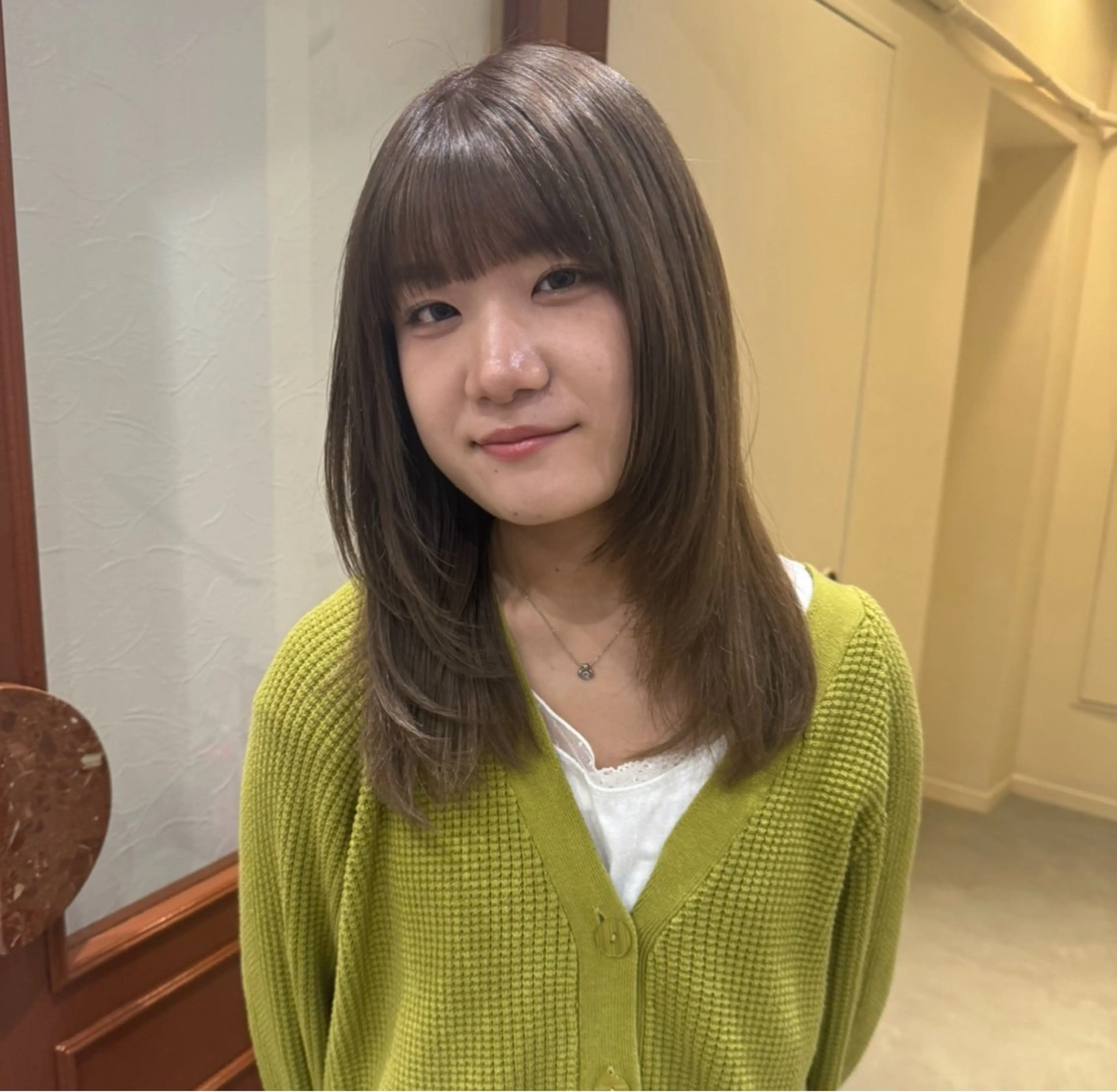 ミディアム カラー ベージュカラー ブリーチ オリーブベージュ ヘアカラー ショート／ボブ 透明感カラー☆akoのヘアスタイル