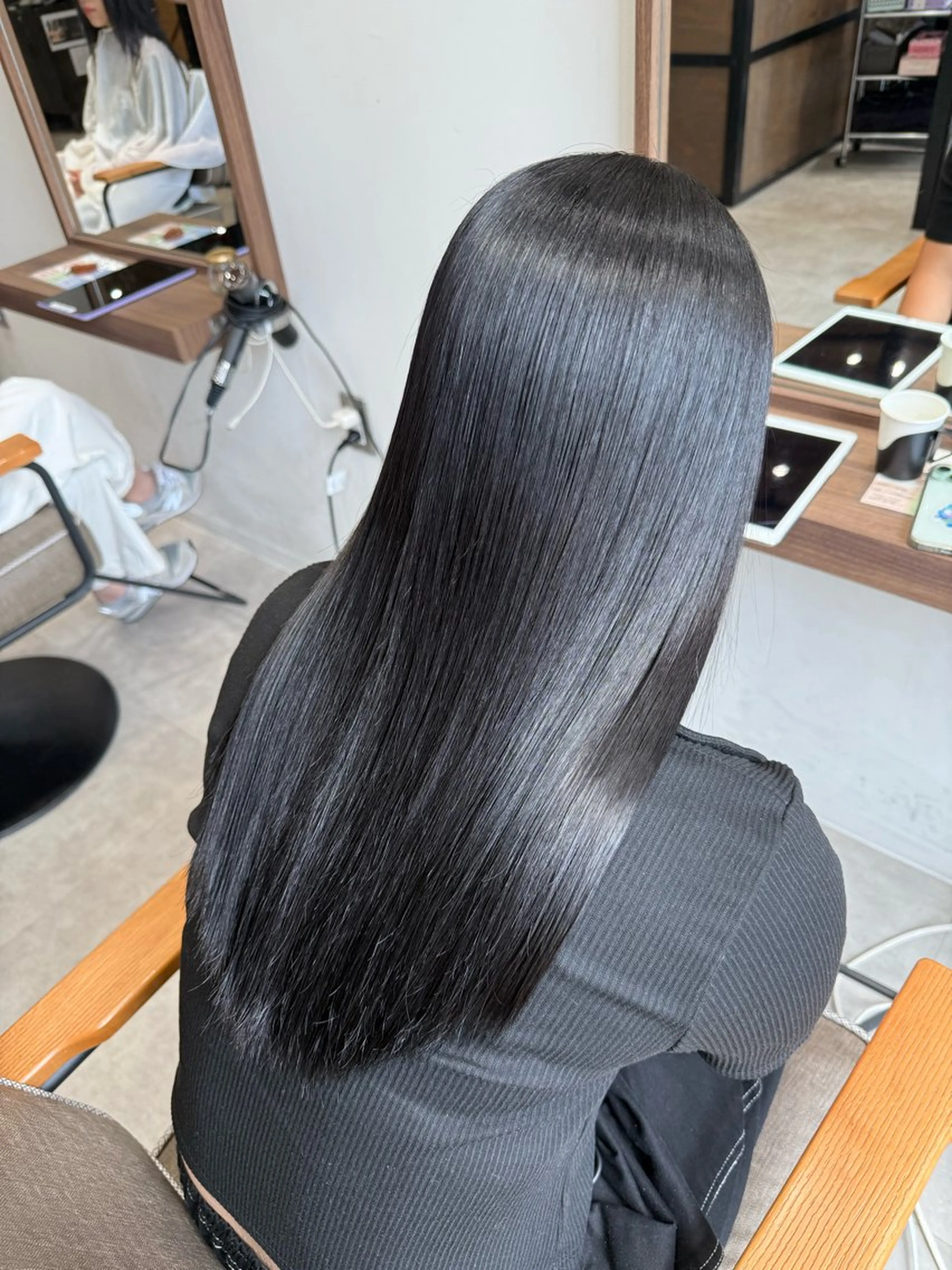 ロング ヘアカラー トリートメント ルナ💎ブリーチ 推しカラー💎名駅のヘアスタイル