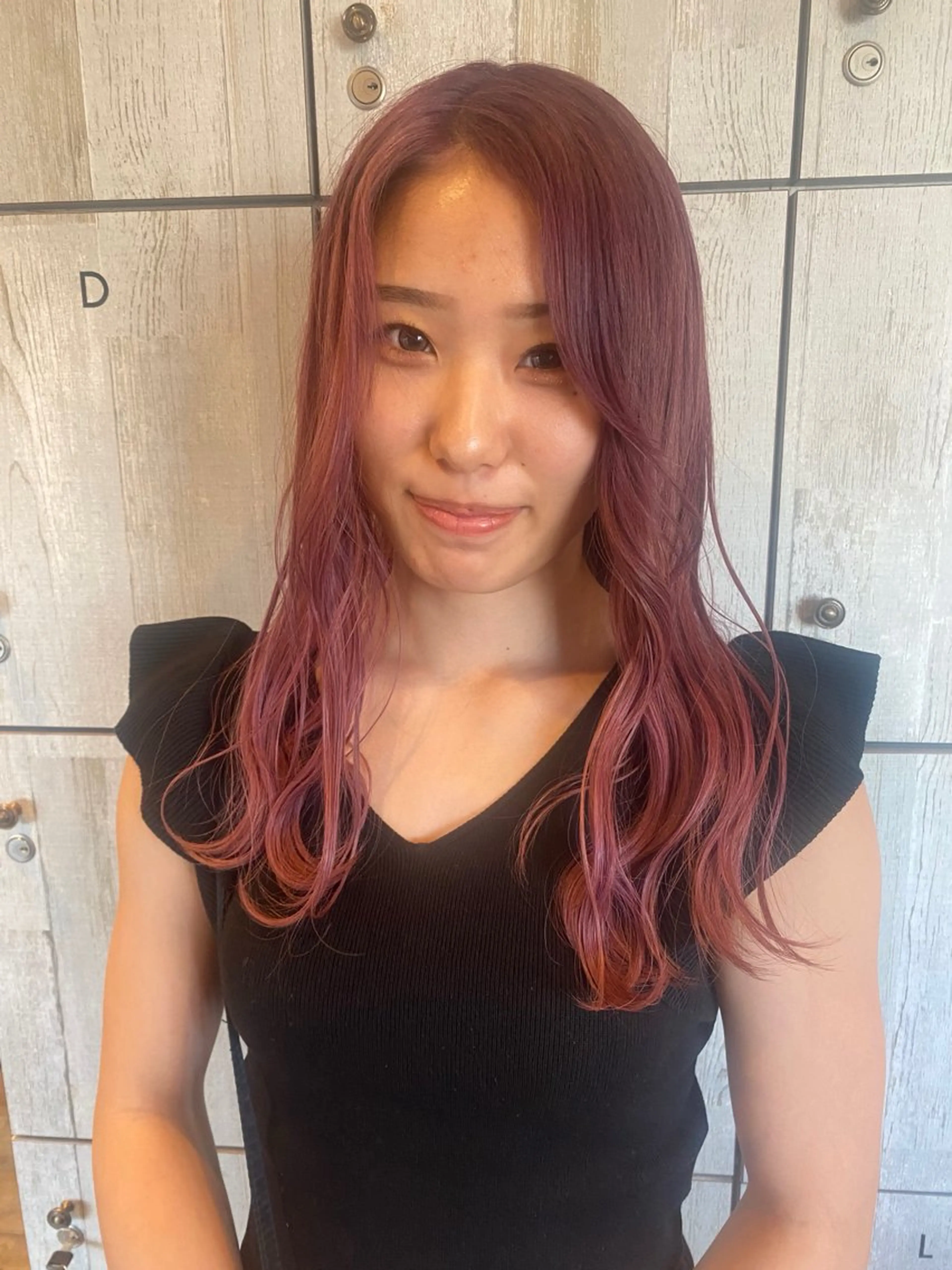 セミロング カラー ブリーチ ピンクカラー あいさ🤍ムラ無しカ ラー🤍のヘアスタイル