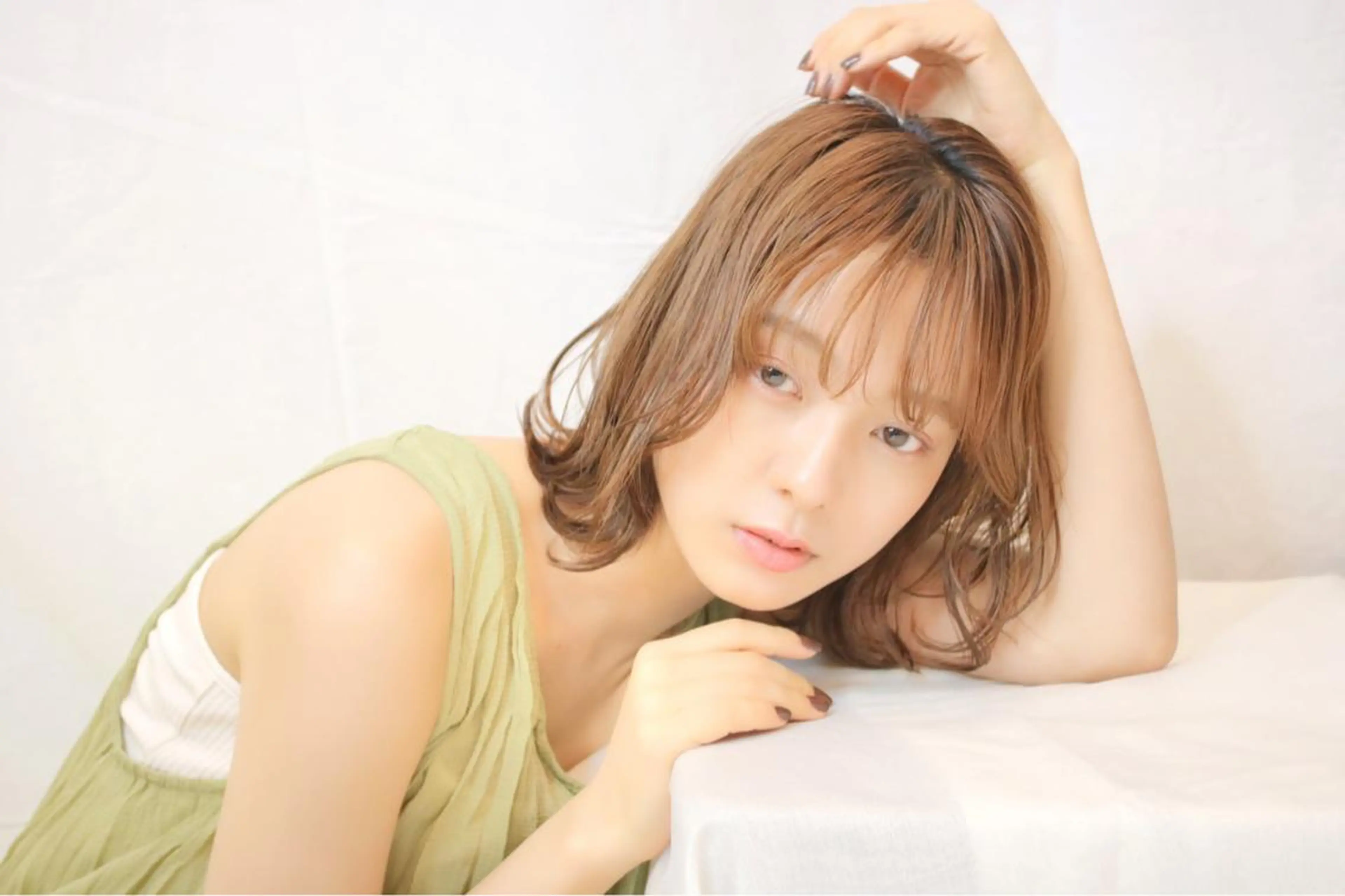 カラー 安達 葵のヘアスタイル