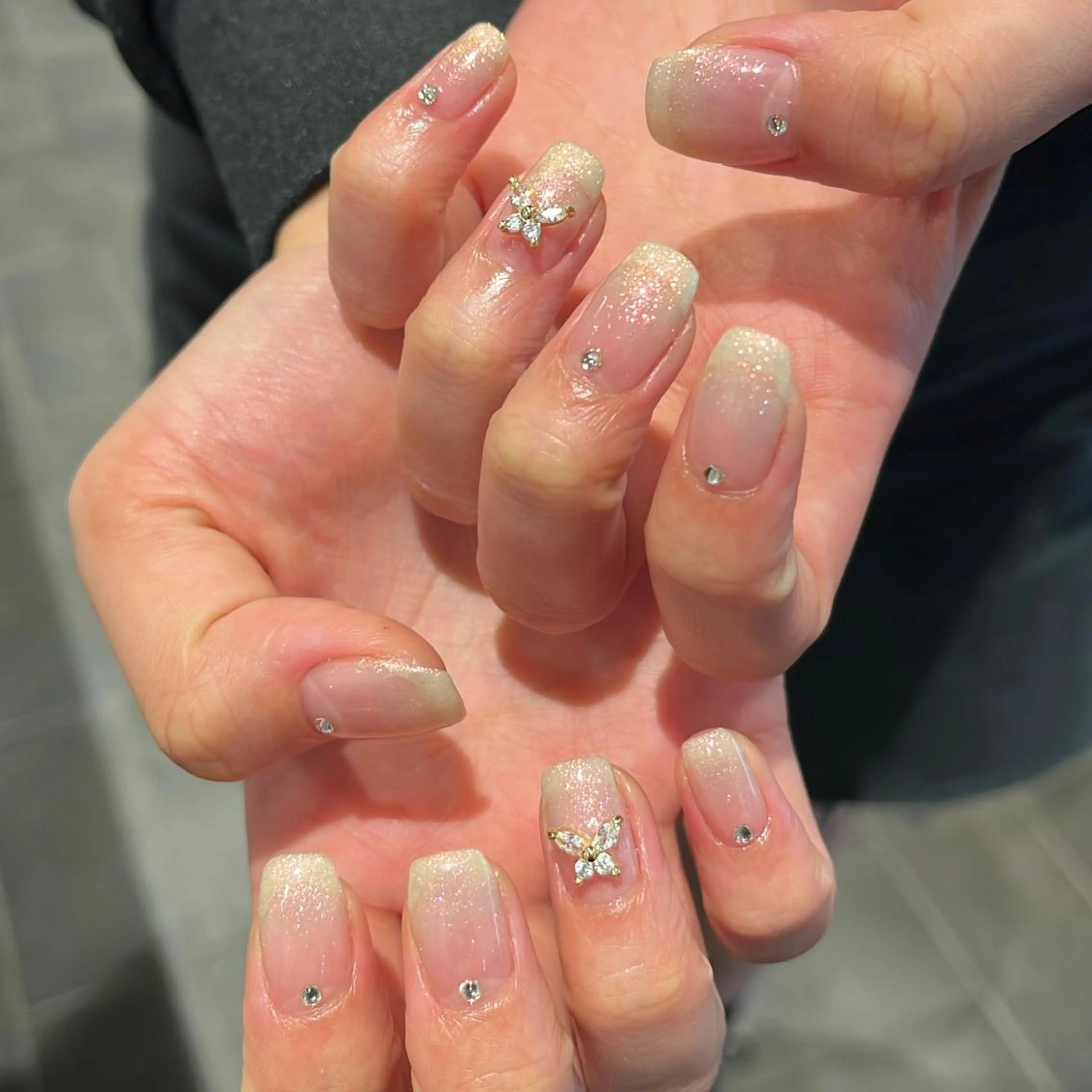 ネイル ラメ(グリッター) ストーンネイル ハンドネイル 鈴木 里奈のネイルデザイン