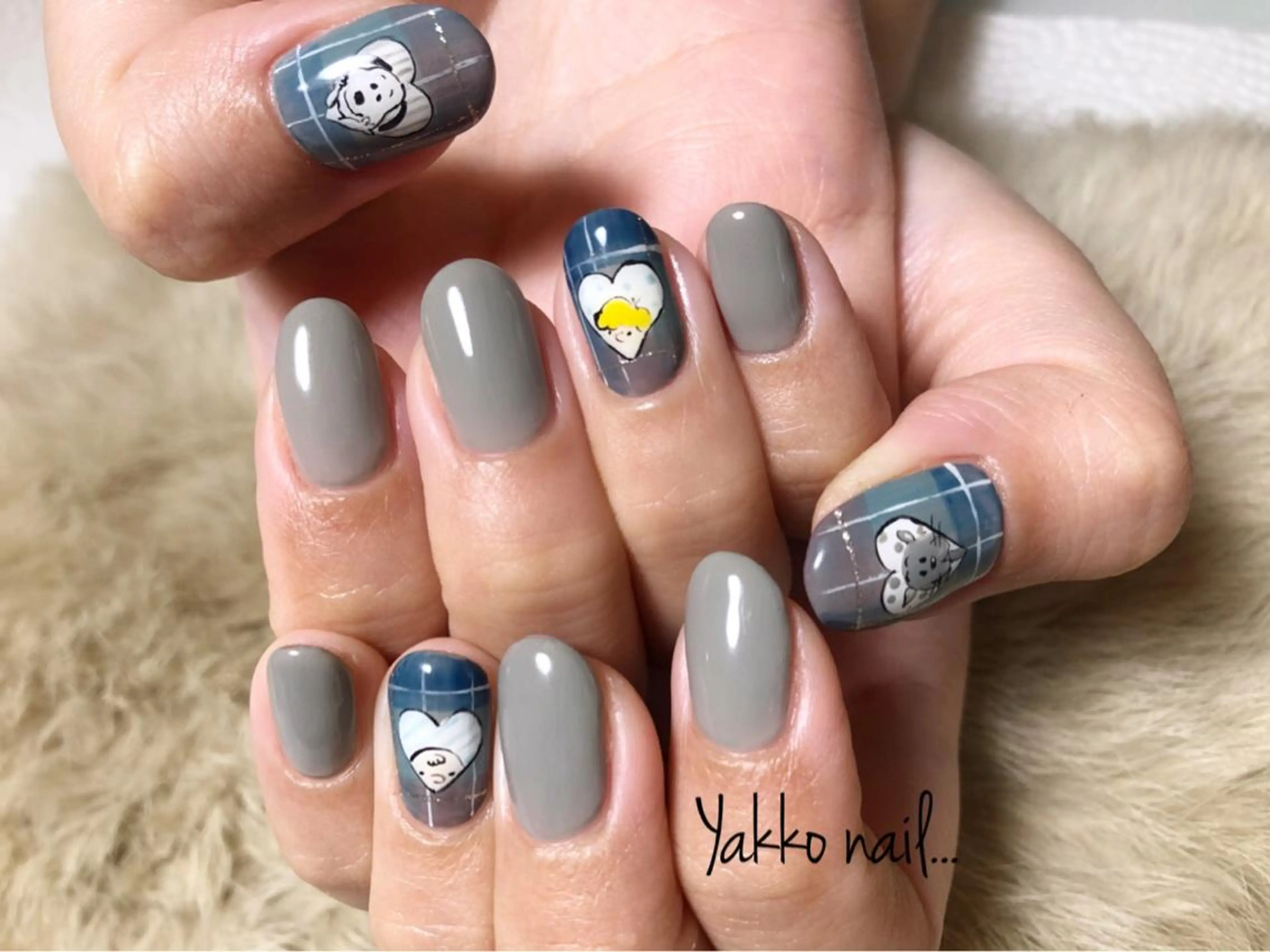 ネイル Yakko pas á pasのネイルデザイン