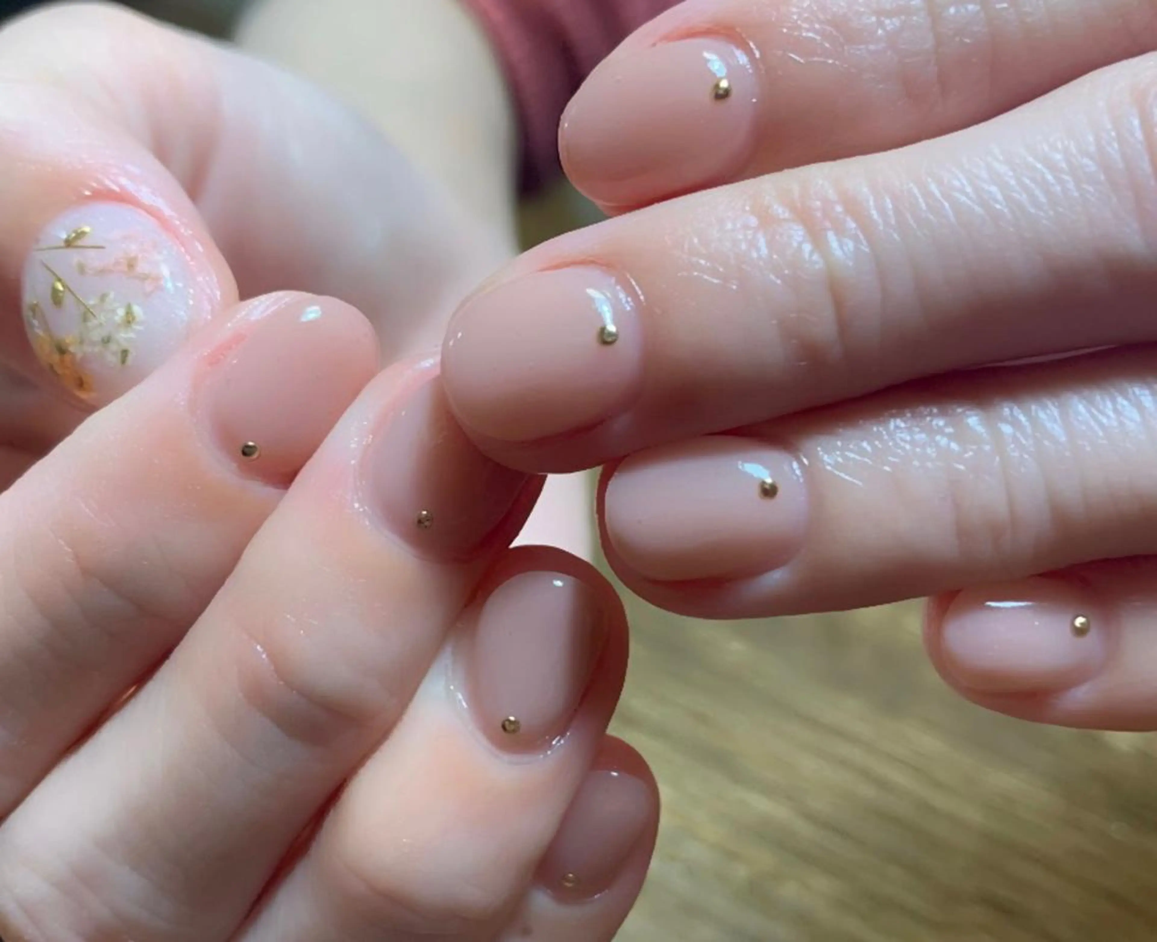 ネイル ストーンネイル ハンドネイル ハンドケア うる艶♡透明感ネイル Rirashiaのネイルデザイン